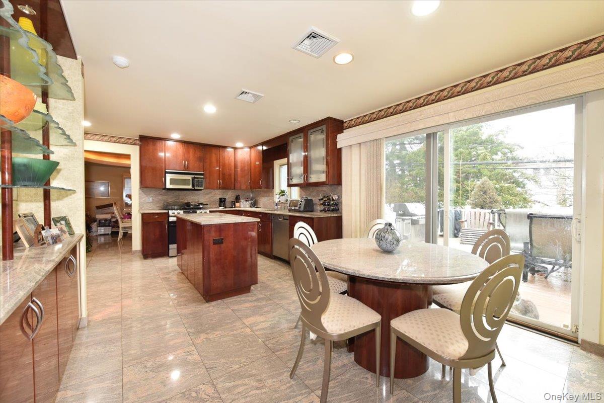 748 Sherwood Street North Woodmere, NY 11581