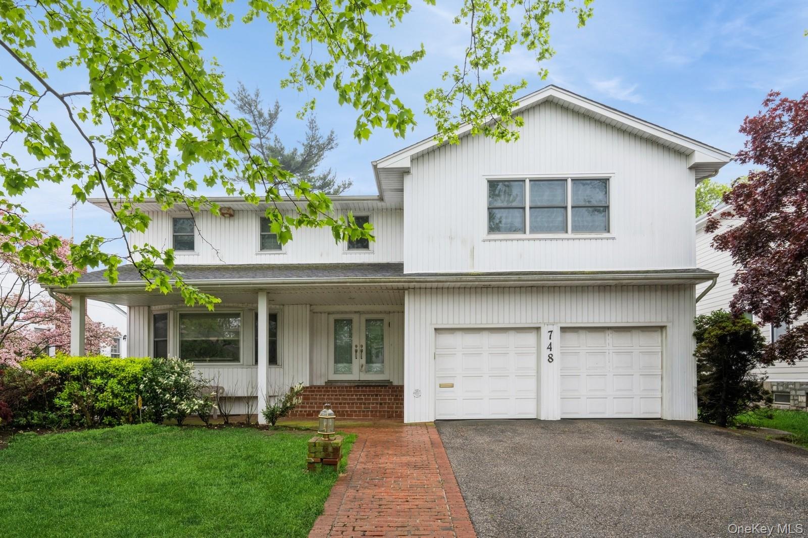 748 Sherwood Street North Woodmere, NY 11581