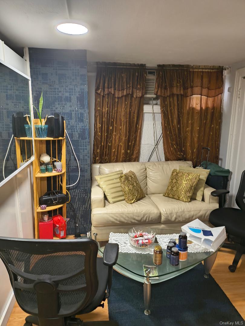 87-08 31st Avenue East Elmhurst East Elmhurst, NY 11369