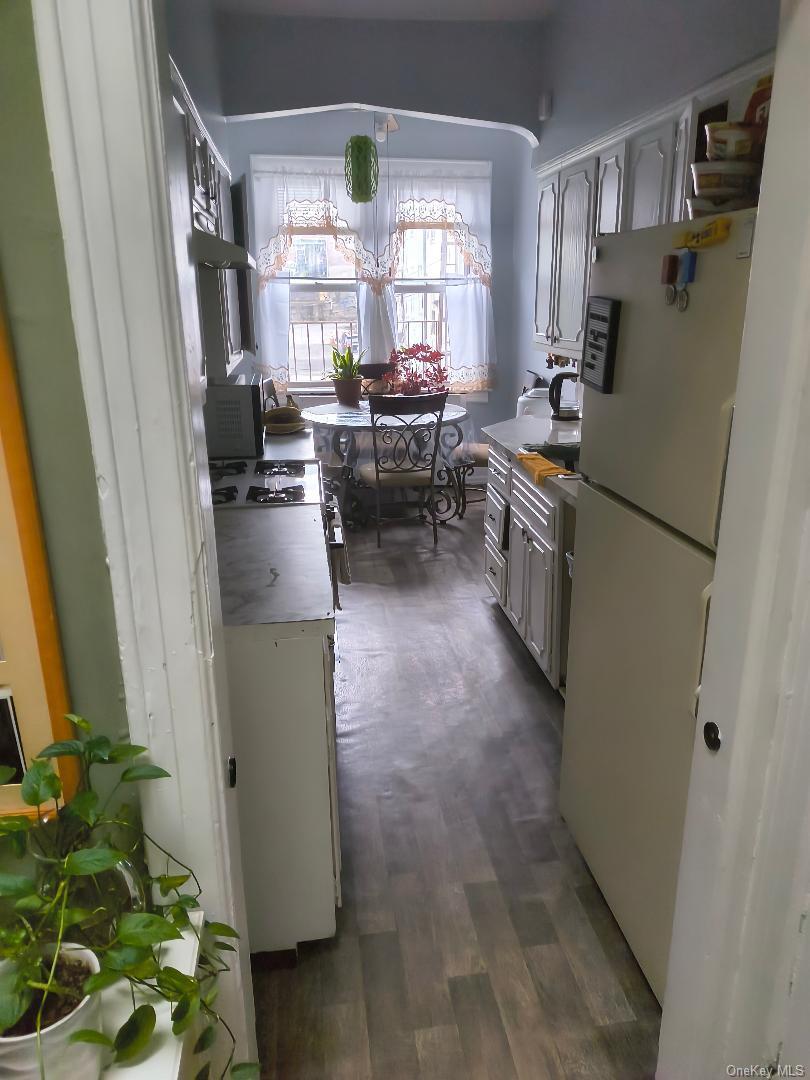 87-08 31st Avenue East Elmhurst East Elmhurst, NY 11369