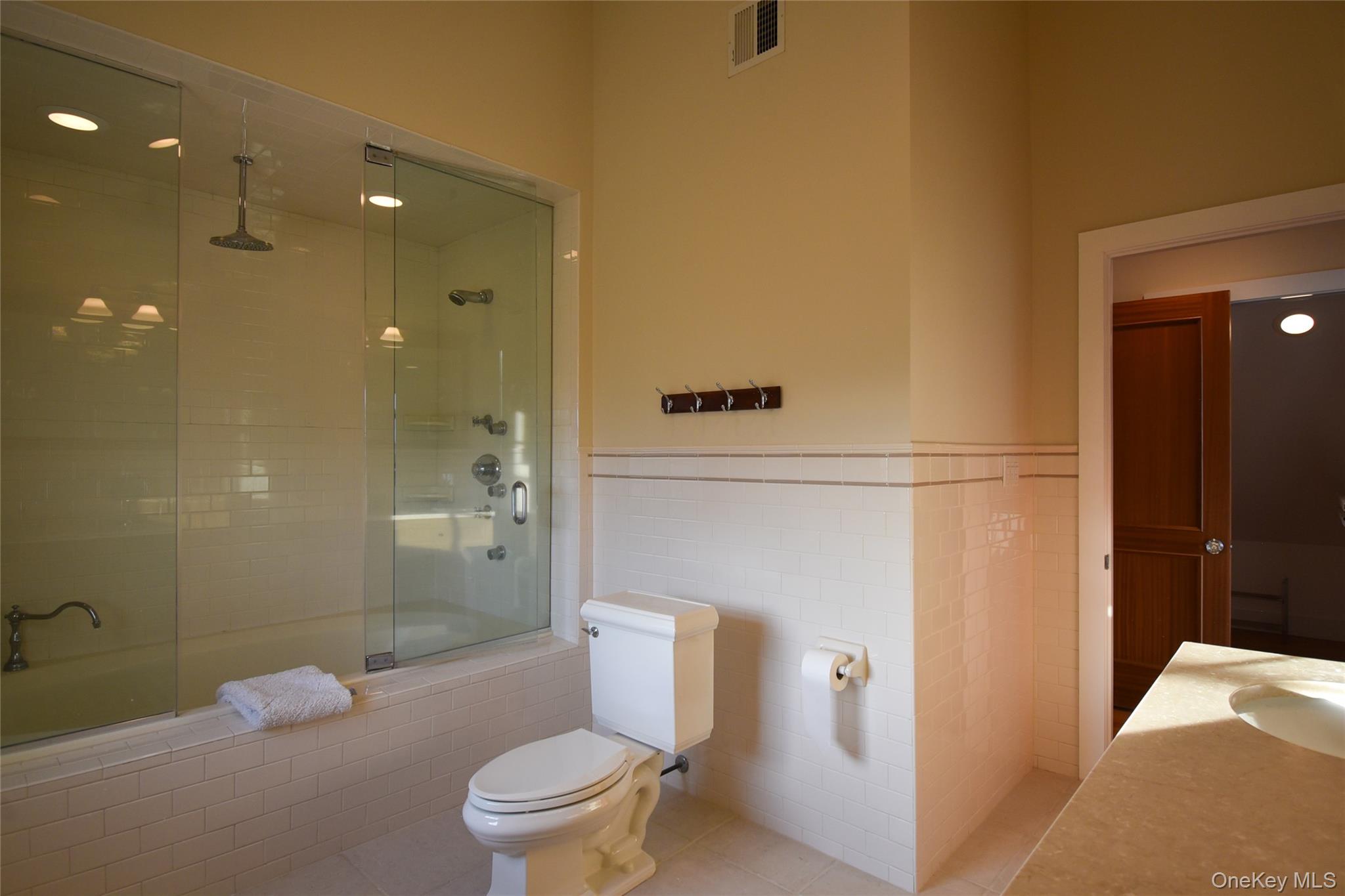 21 Bayside Avenue East Quogue East Quogue, NY 11942