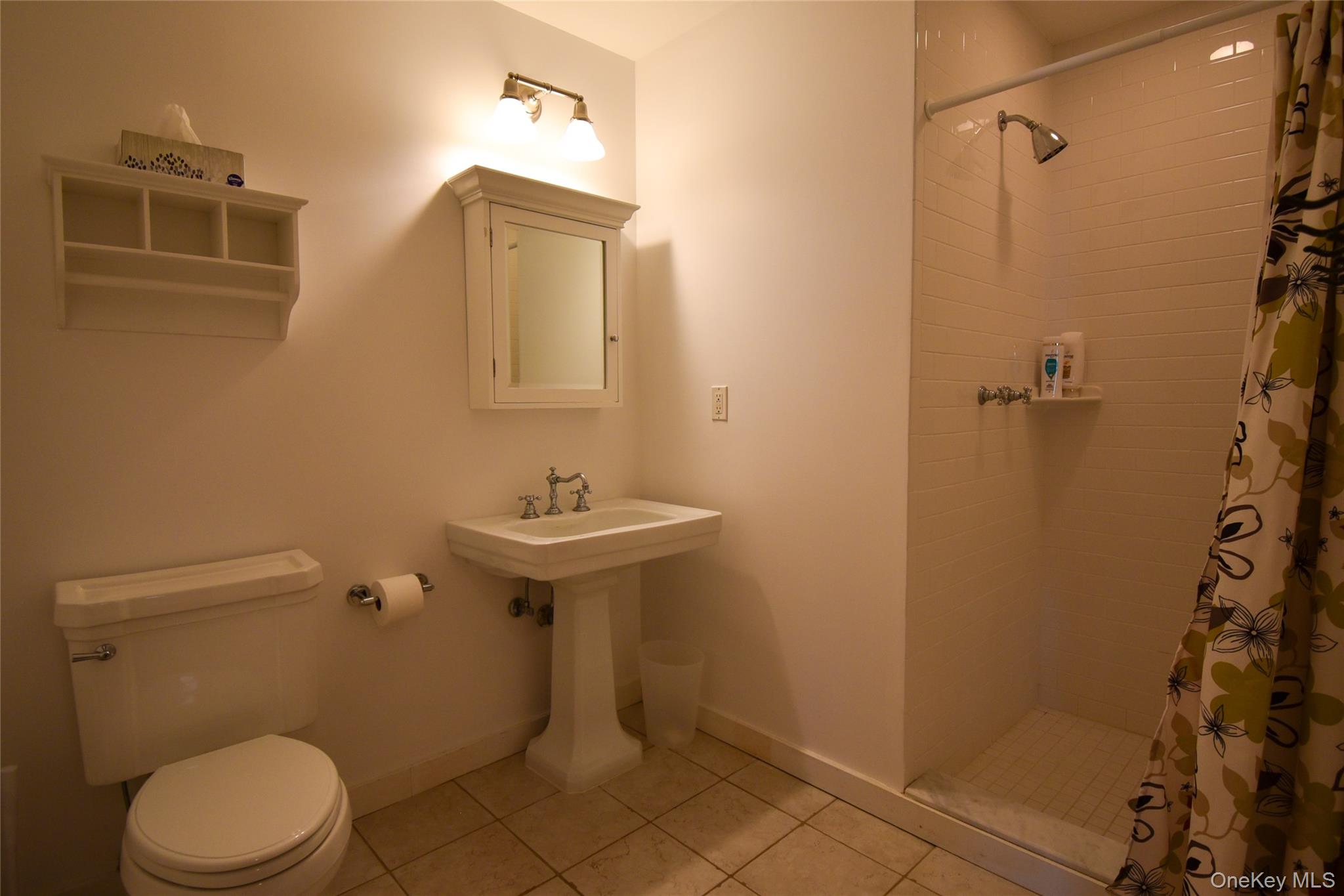 21 Bayside Avenue East Quogue East Quogue, NY 11942