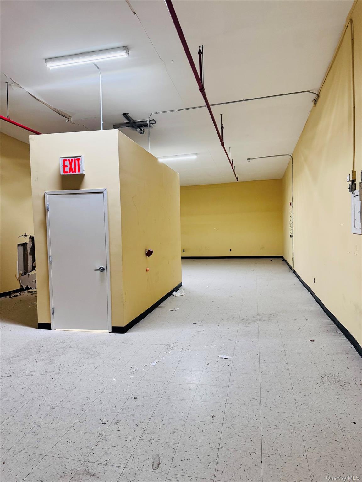 30-75 Steinway Street Astoria Astoria, NY 11103