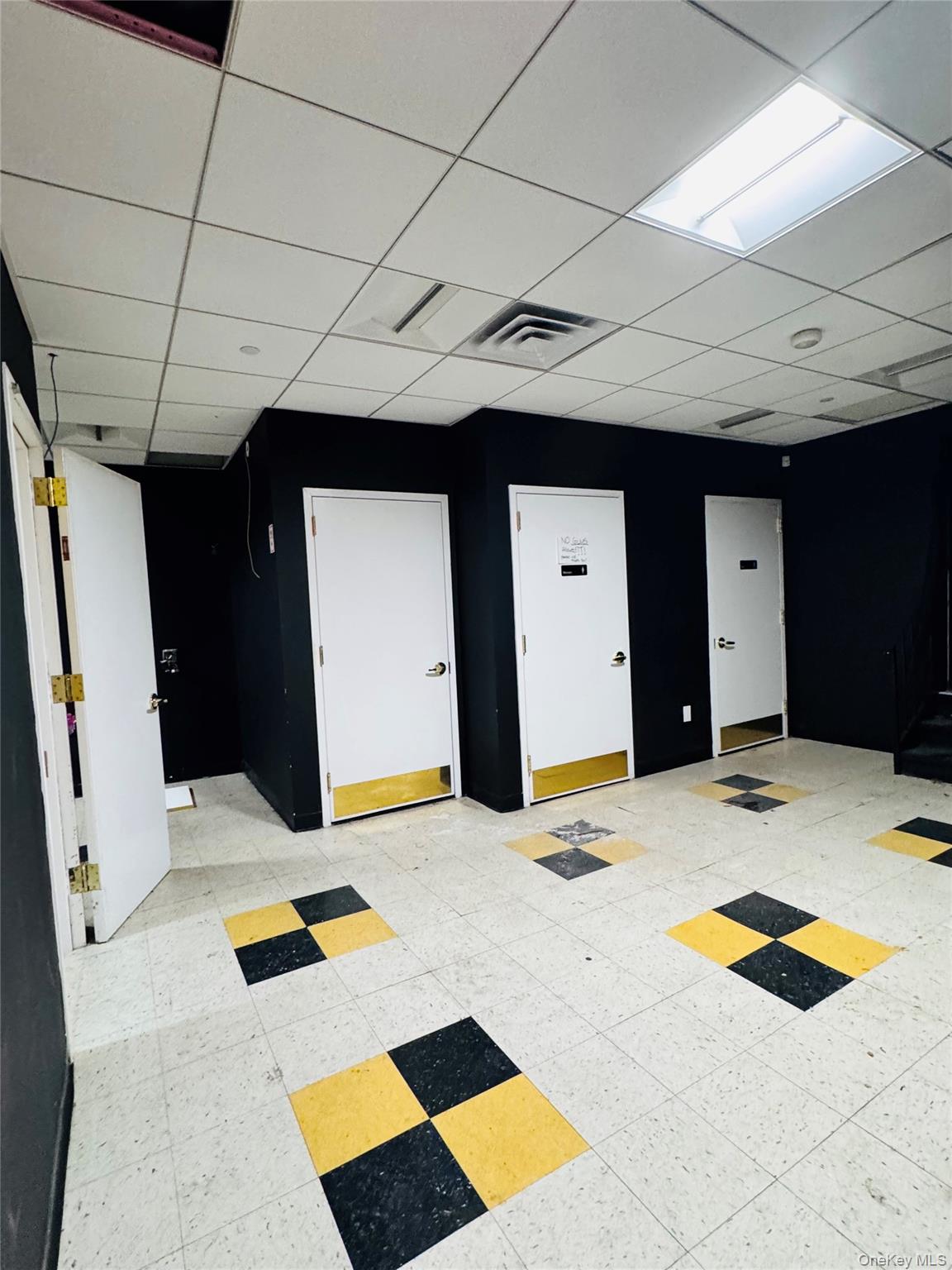 30-75 Steinway Street Astoria Astoria, NY 11103