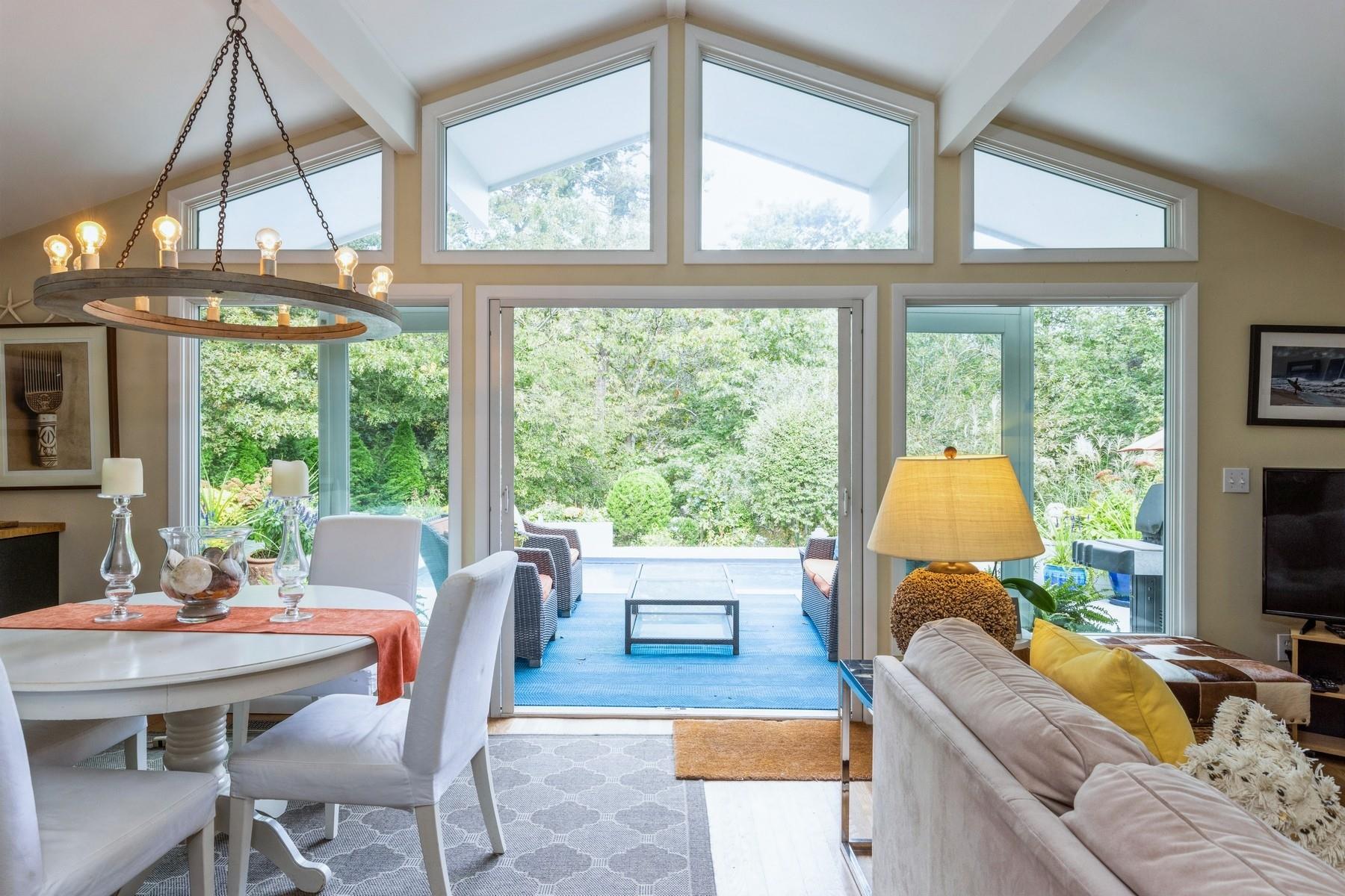 21 Hillover Road E Hampton Bays Hampton Bays, NY 11946