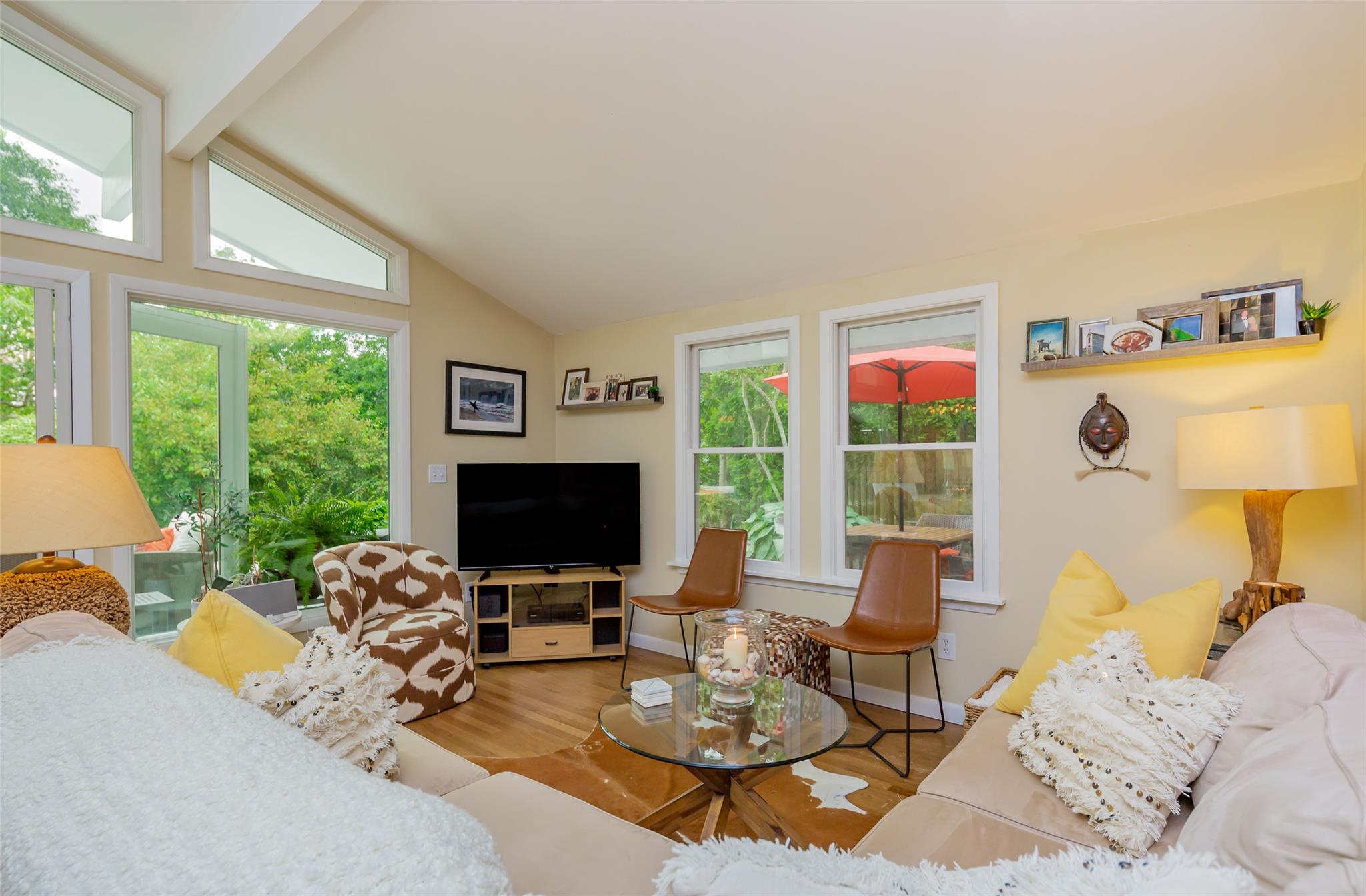 21 Hillover Road E Hampton Bays Hampton Bays, NY 11946