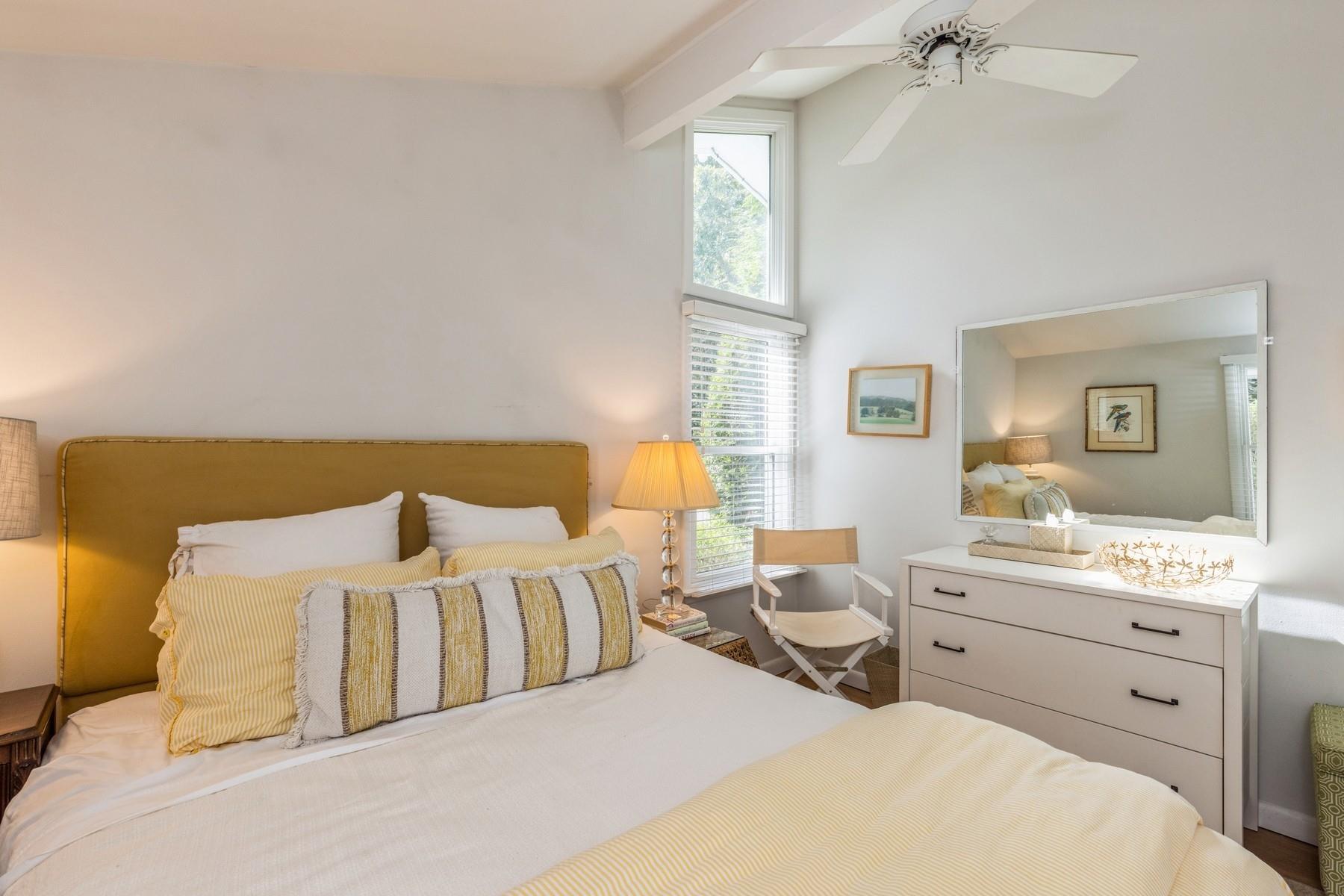 21 Hillover Road E Hampton Bays Hampton Bays, NY 11946