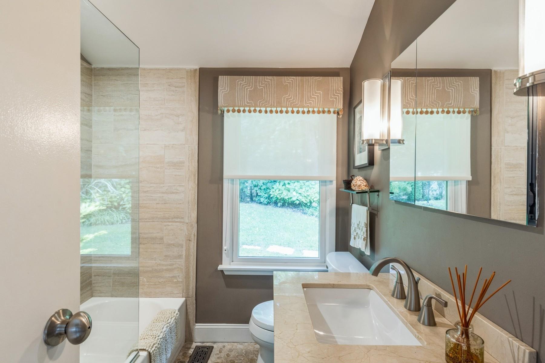 21 Hillover Road E Hampton Bays Hampton Bays, NY 11946