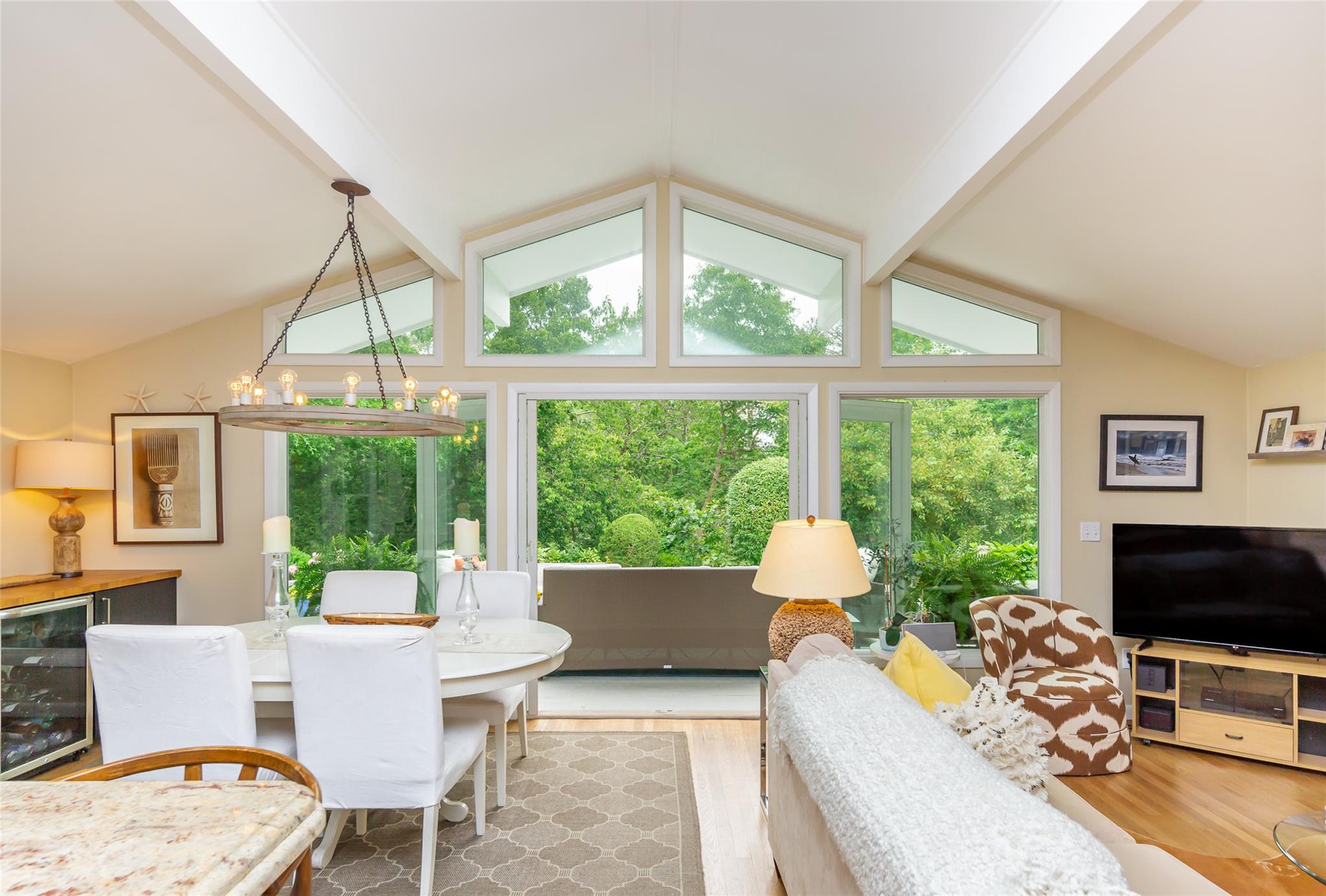 21 Hillover Road E Hampton Bays Hampton Bays, NY 11946