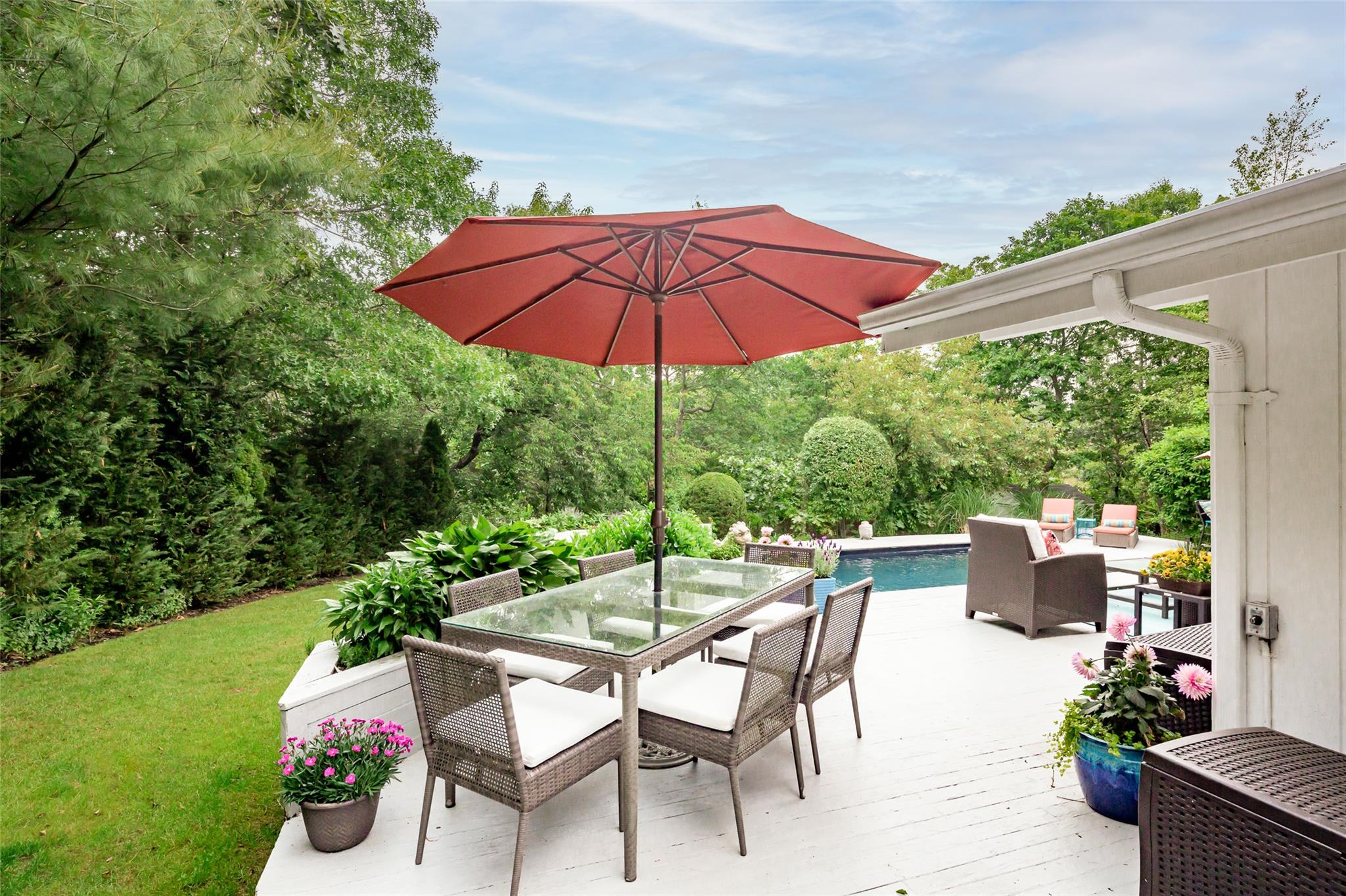 21 Hillover Road E Hampton Bays Hampton Bays, NY 11946