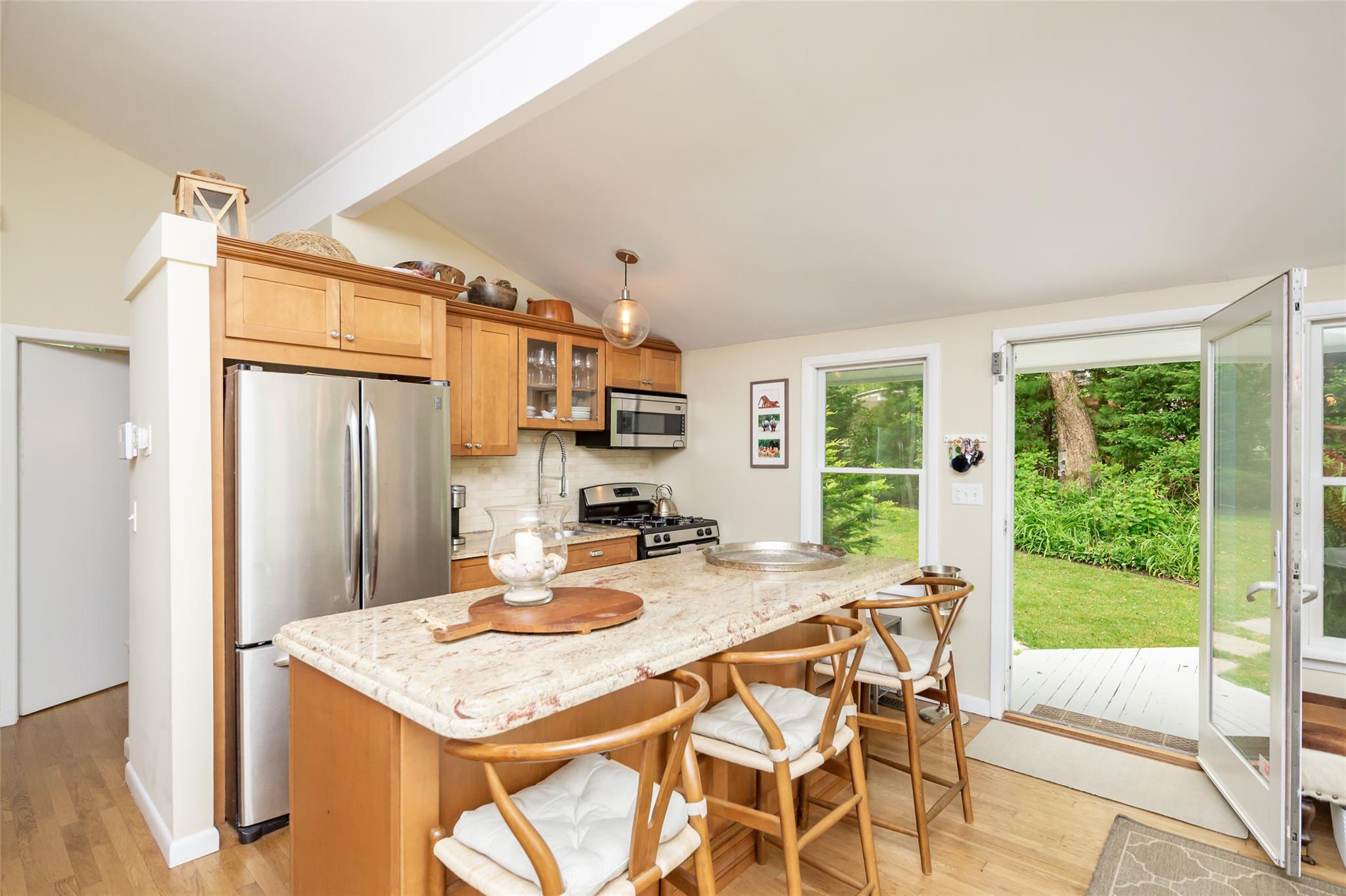 21 Hillover Road E Hampton Bays Hampton Bays, NY 11946