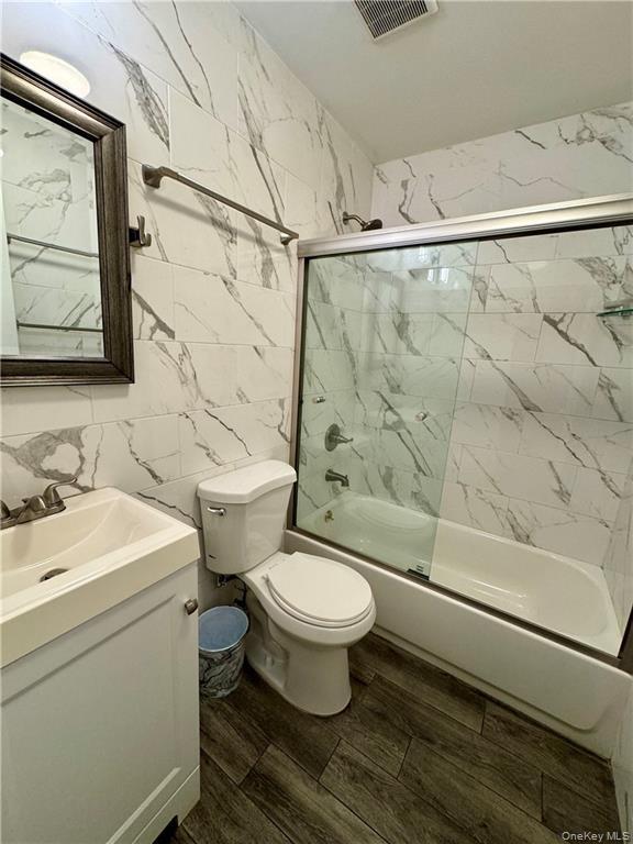 533 9th Avenue New York , NY 10018