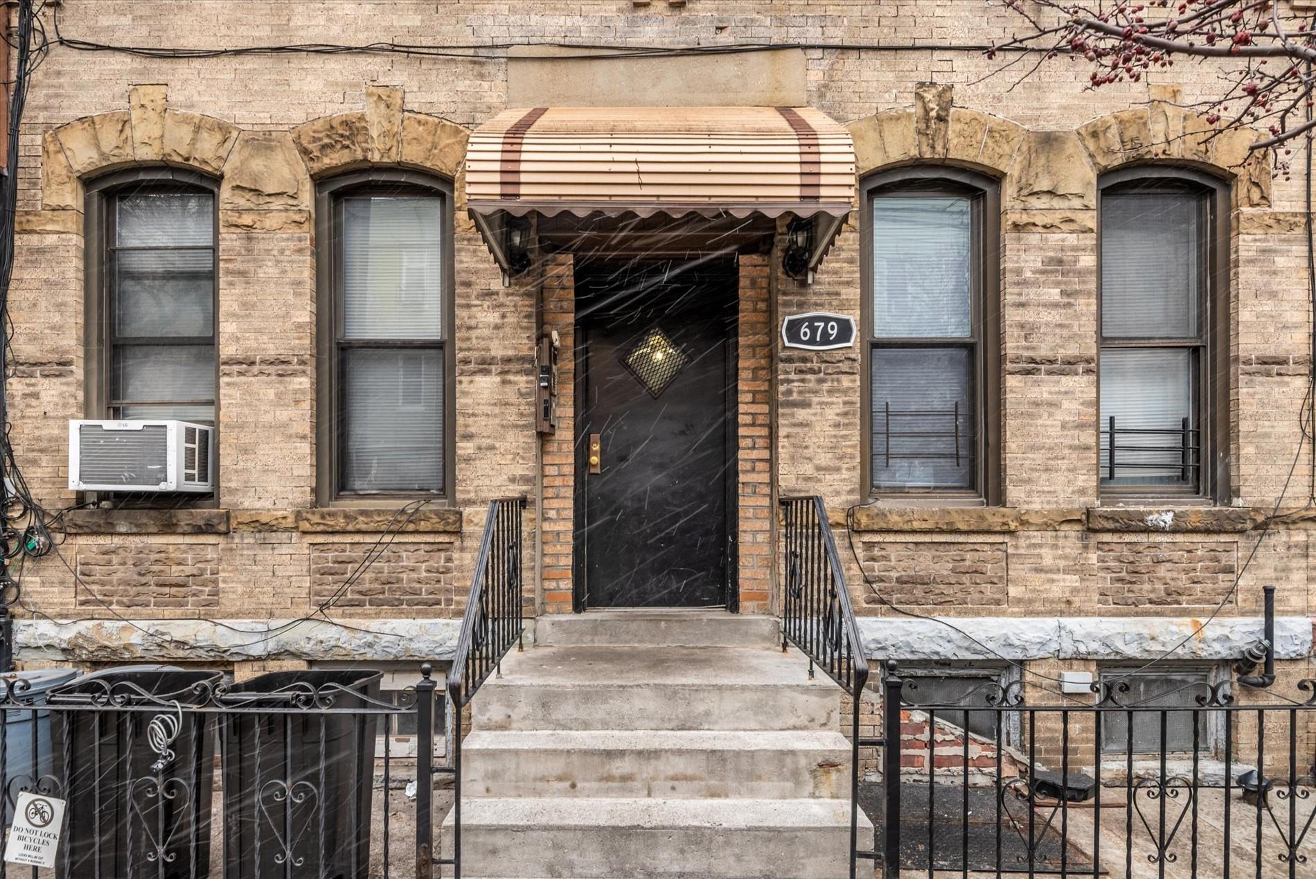 679 Onderdonk Avenue Ridgewood Ridgewood, NY 11385