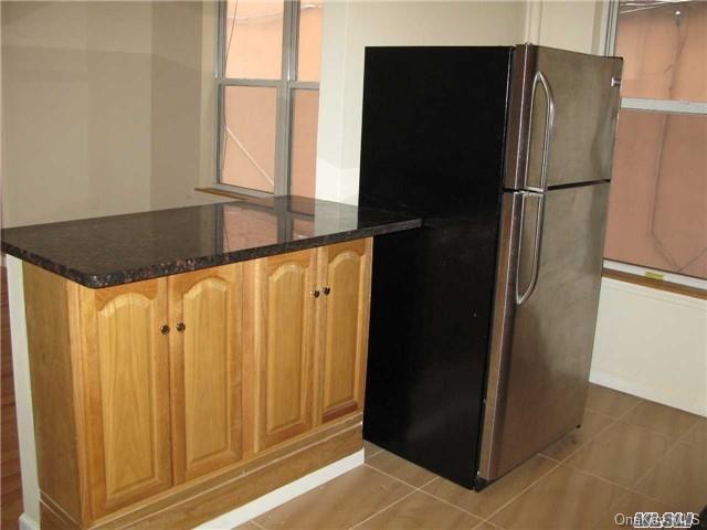 21-07 38th Street Astoria Astoria, NY 11105