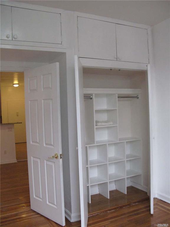 21-07 38th Street Astoria Astoria, NY 11105