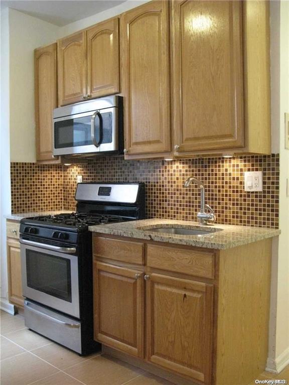 21-07 38th Street Astoria Astoria, NY 11105