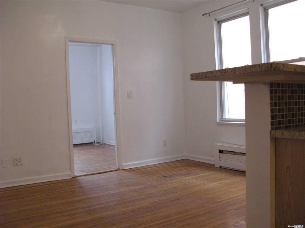 21-07 38th Street Astoria Astoria, NY 11105