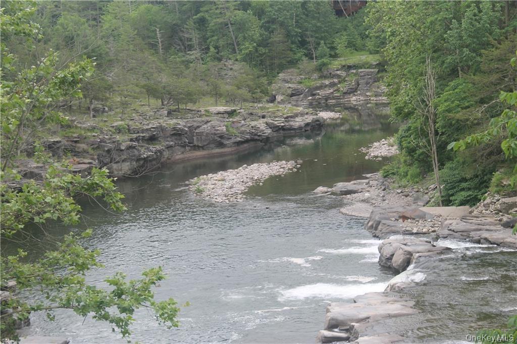 Newry Road Out of NYC Greenville, NY 12083