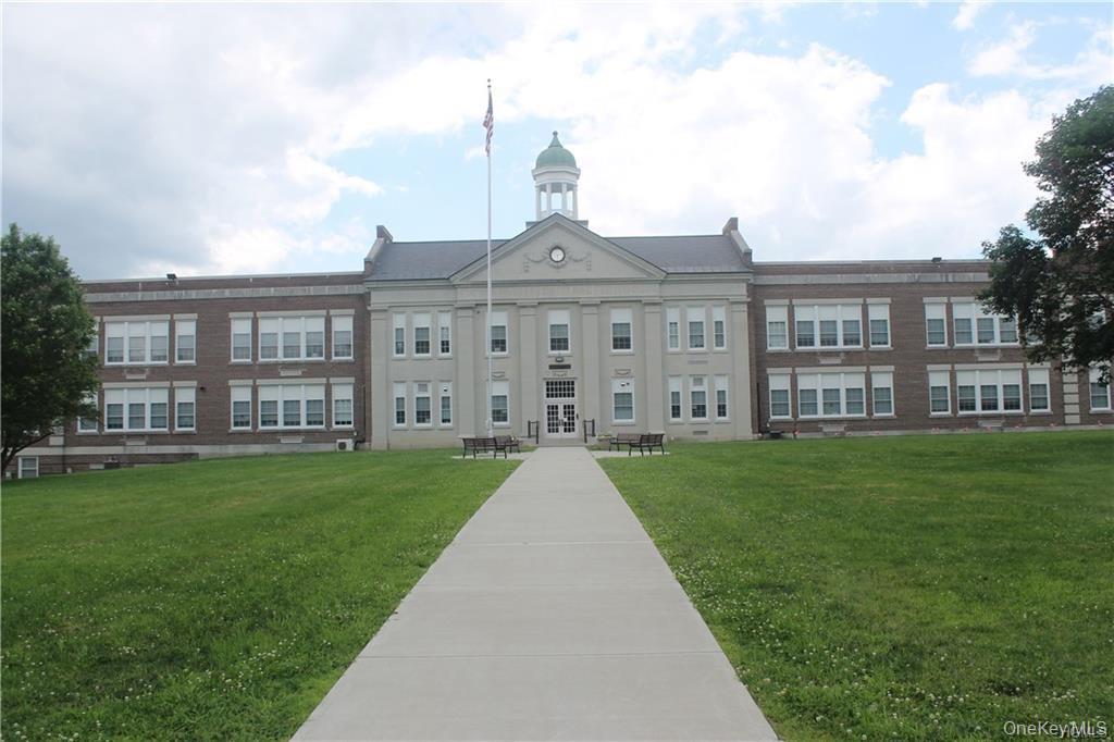 Newry Road Out of NYC Greenville, NY 12083