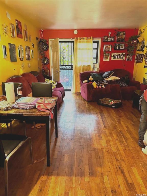 52-08 90th Street Elmhurst Elmhurst, NY 11373