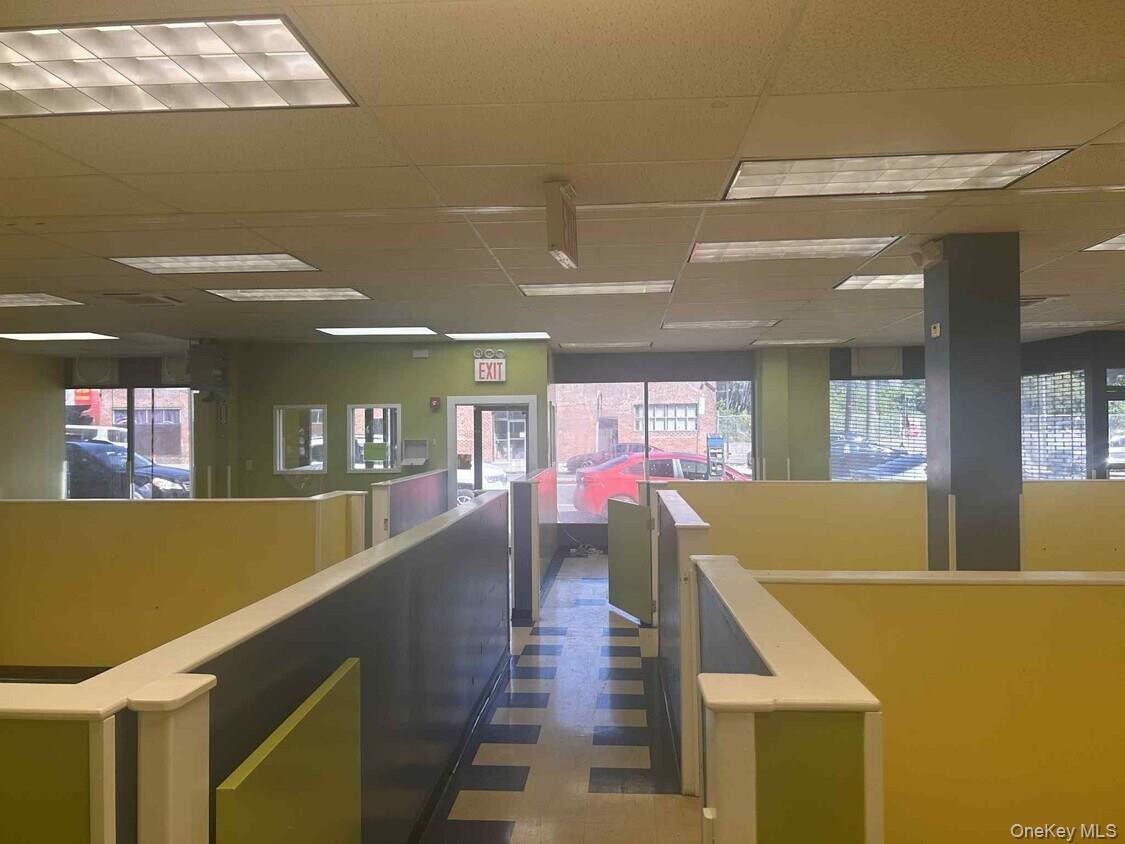 2138 East East Tremont Bronx, NY 10462