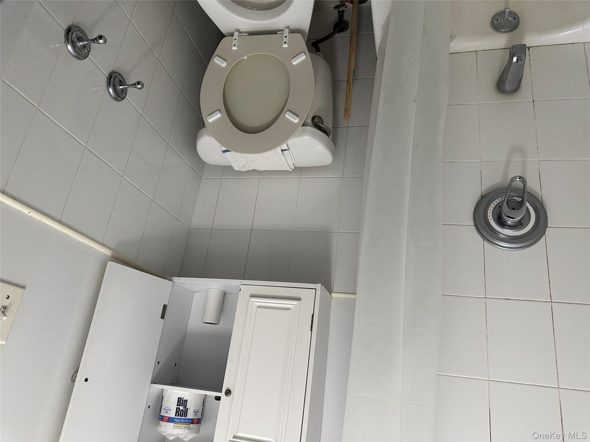 3060 Steinway Street Astoria Astoria, NY 11103