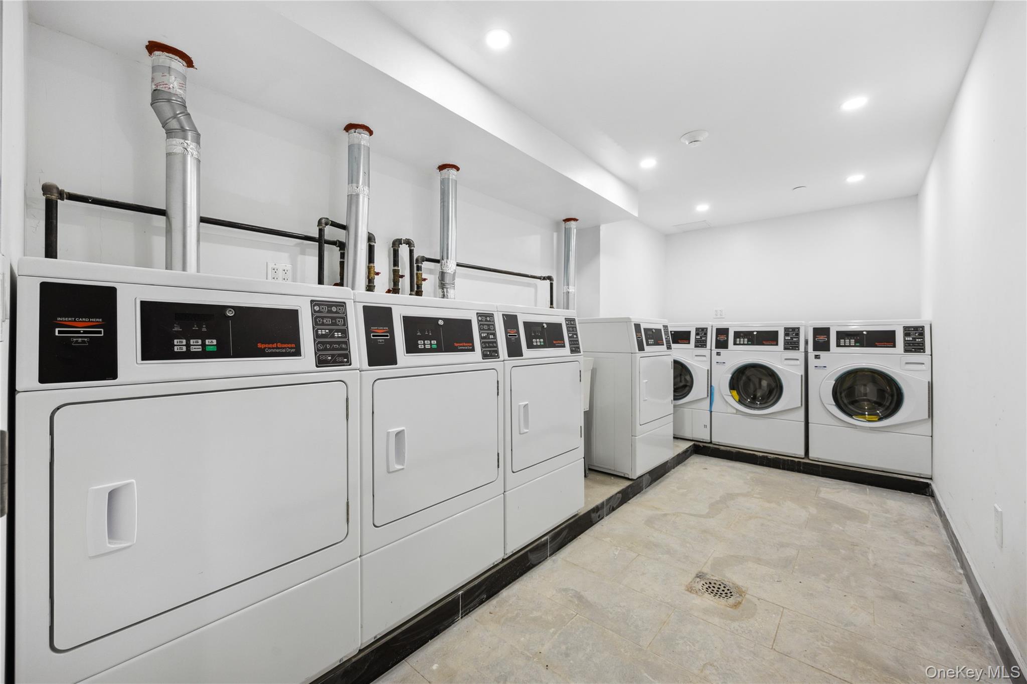 163-07 72nd Avenue 2-C Fresh Meadows Fresh Meadows, NY 11365