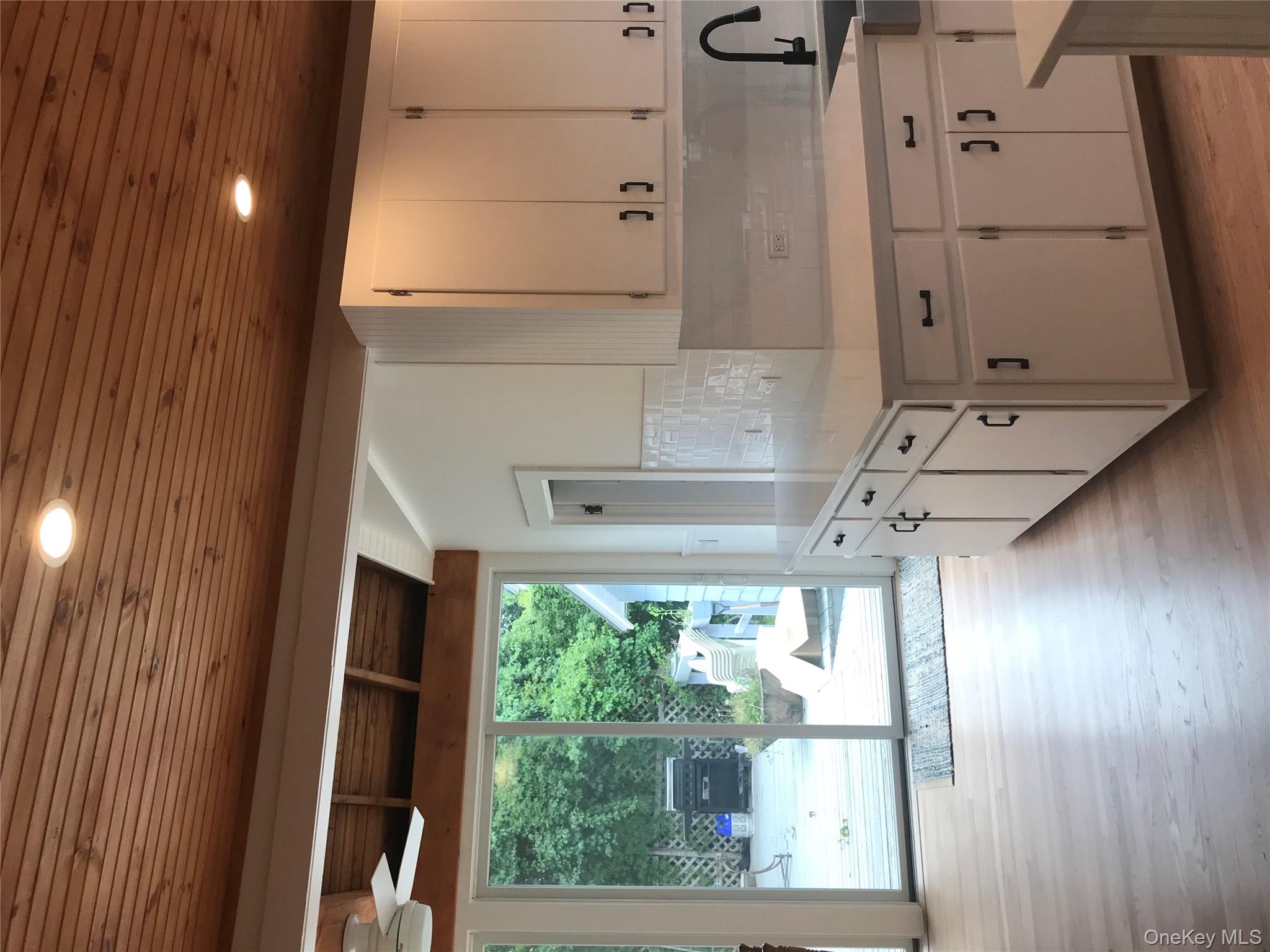 33 Dune Way Seaview Seaview, NY 11770