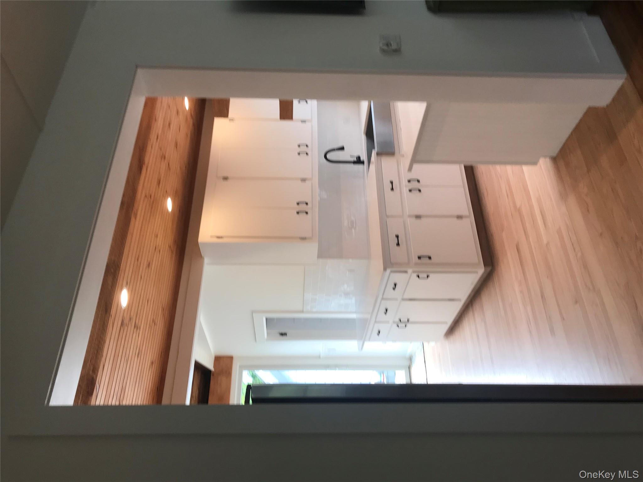 33 Dune Way Seaview Seaview, NY 11770