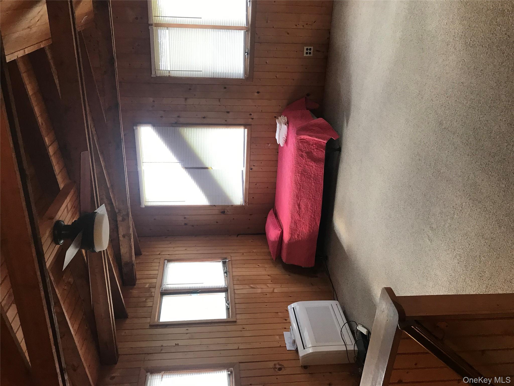 33 Dune Way Seaview Seaview, NY 11770