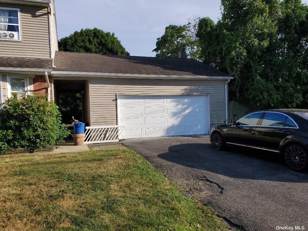 64 Kellum Street North Lindenhurst, NY 11757