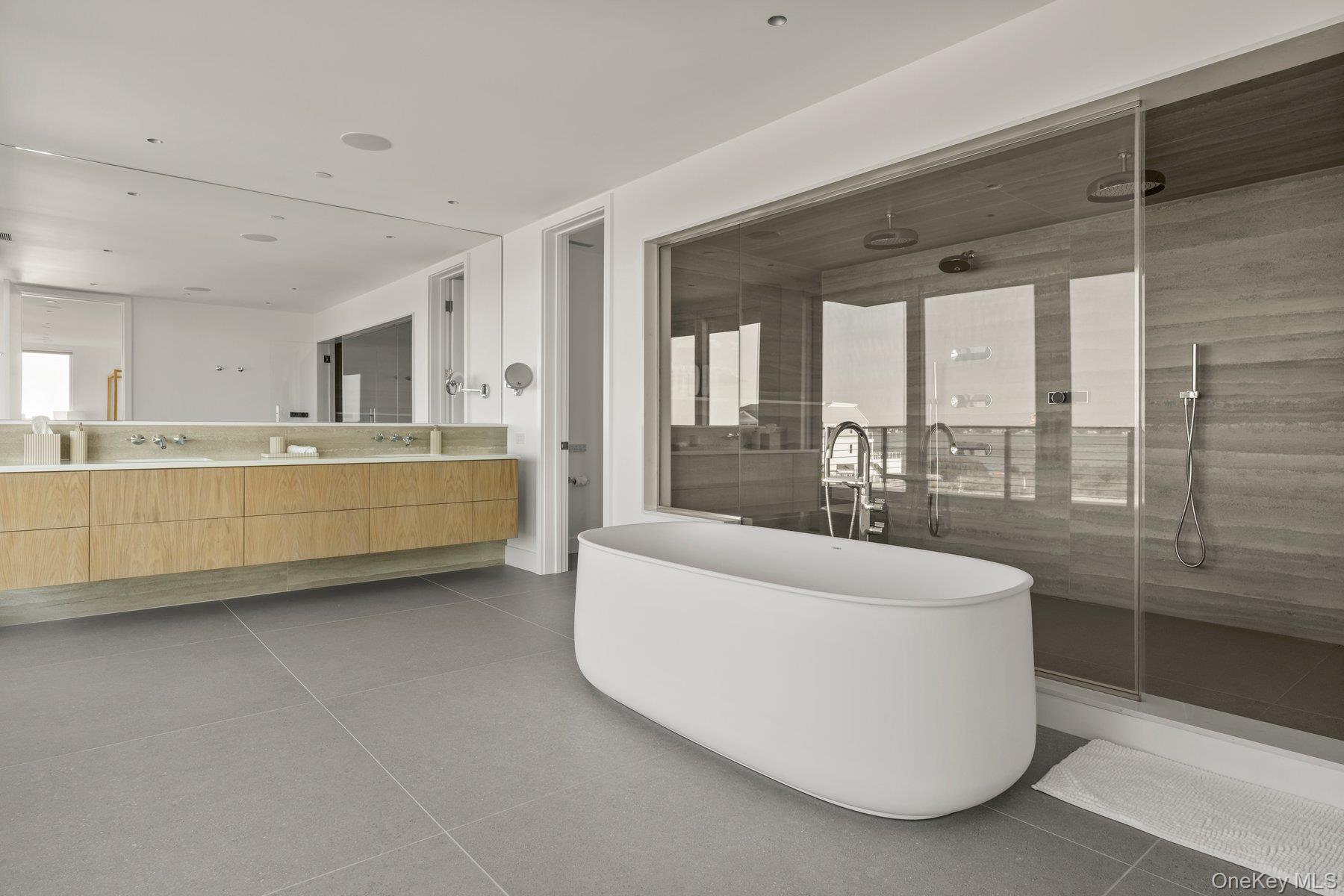 780 Dune Road Westhampton Dunes, NY 11978