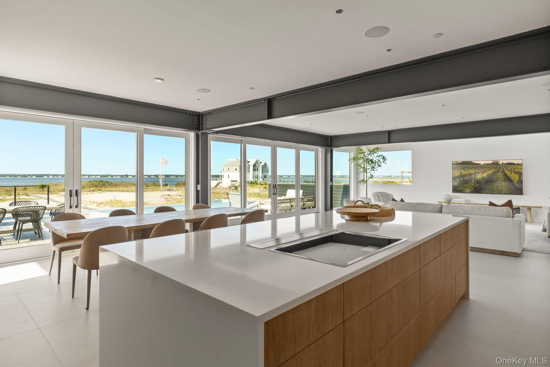 780 Dune Road Westhampton Dunes, NY 11978