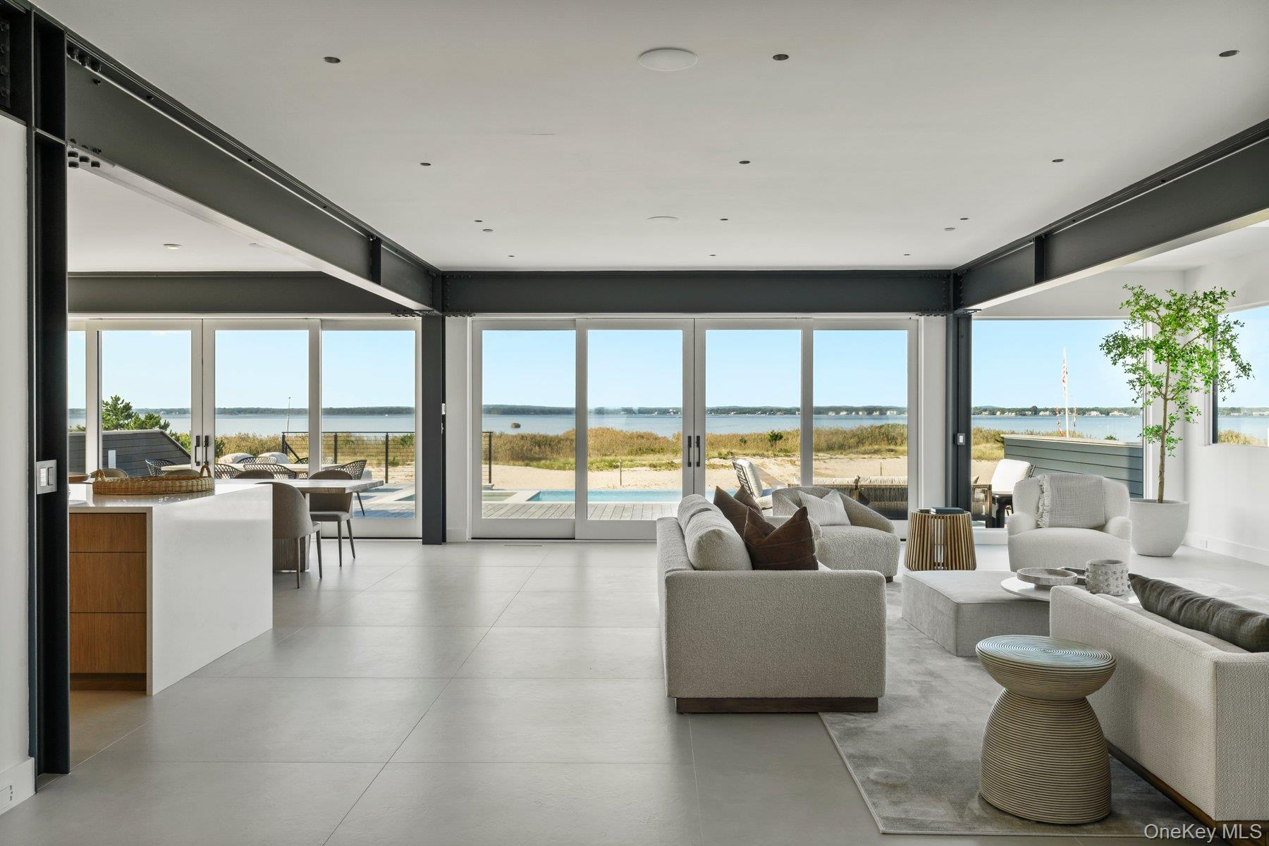 780 Dune Road Westhampton Dunes, NY 11978