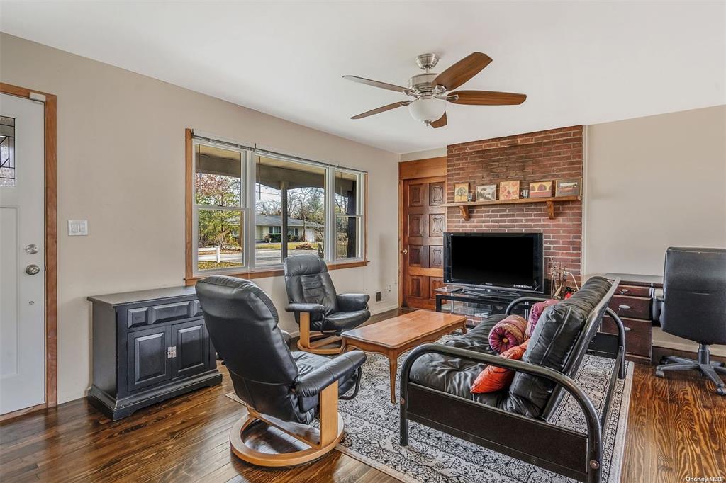 168 West Tiana Road Hampton Bays Hampton Bays, NY 11946