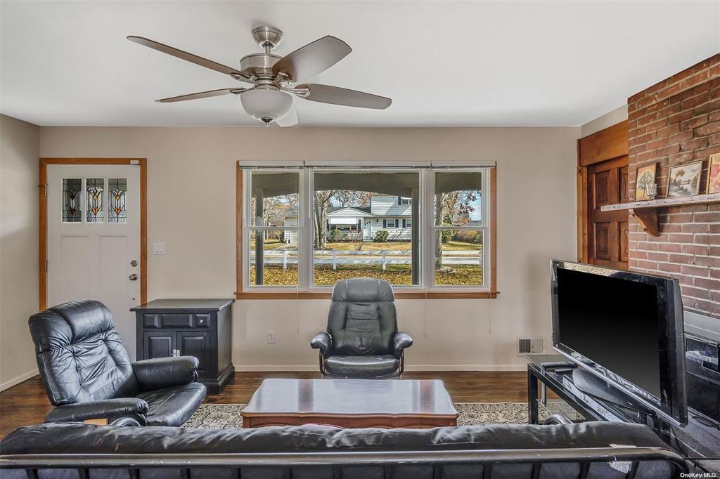 168 West Tiana Road Hampton Bays Hampton Bays, NY 11946