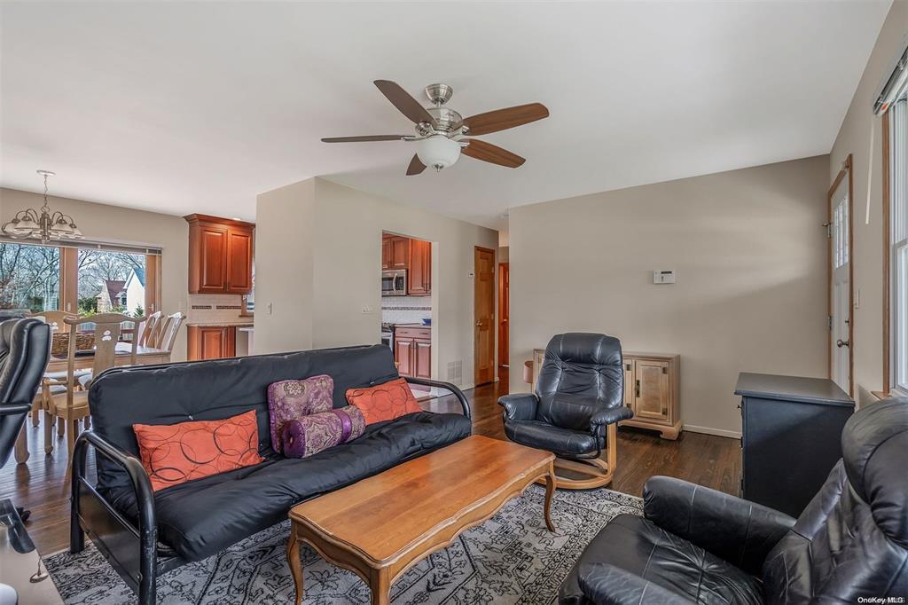 168 West Tiana Road Hampton Bays Hampton Bays, NY 11946