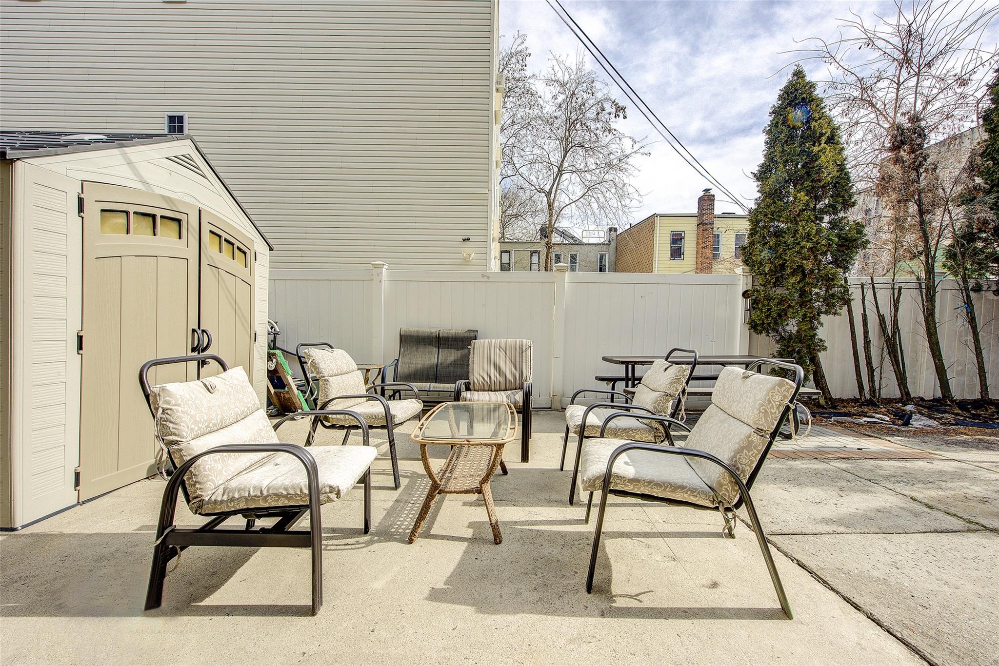 283 Montauk Avenue Brooklyn, NY 11208