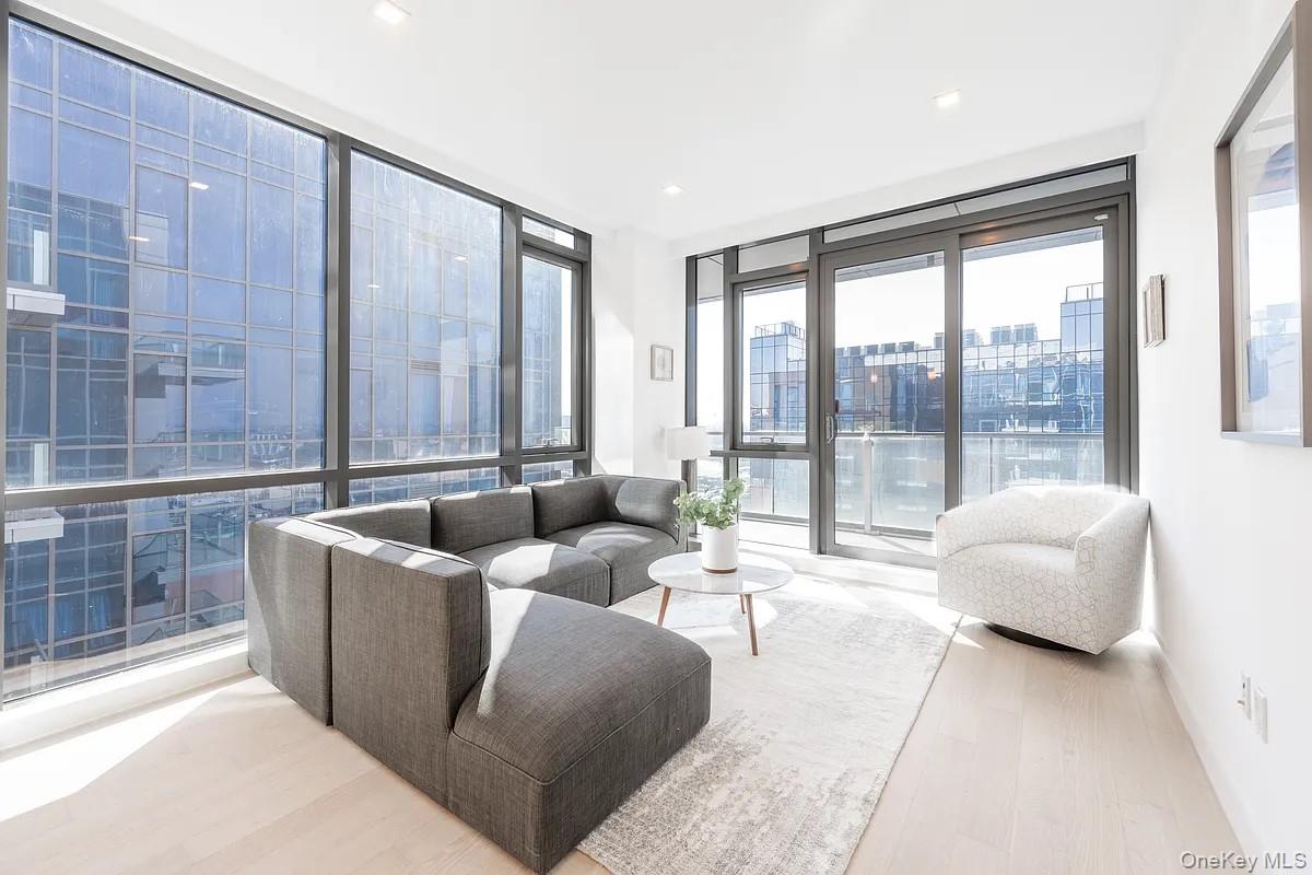 33-66 Farrington Street 14-J Flushing Flushing, NY 11354