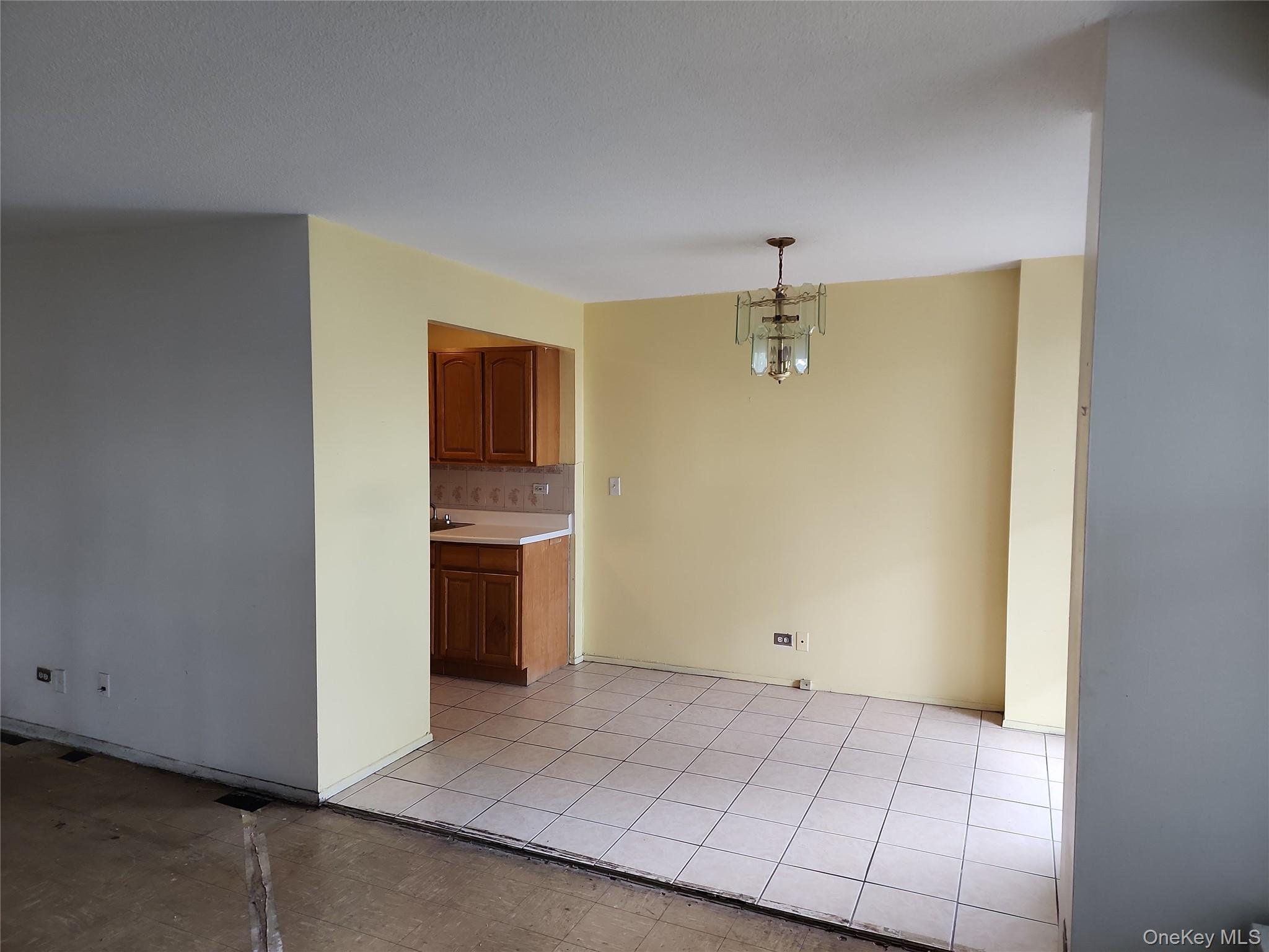 2550 Olinville Avenue 8-M Bronx, NY 10467