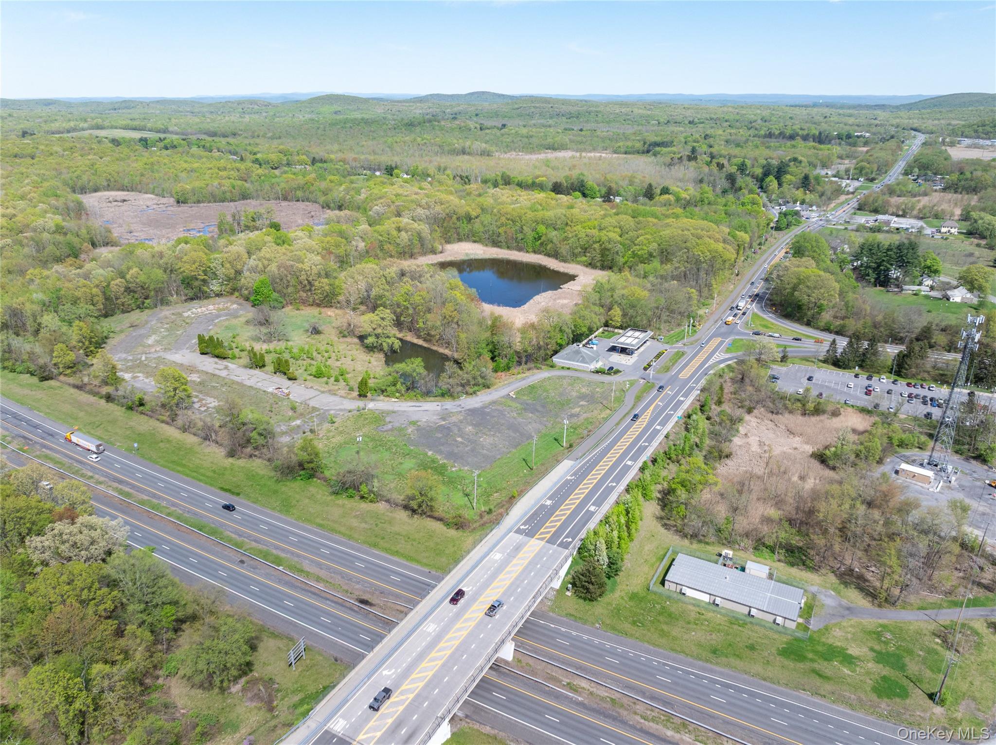 403 Main Street Out of NYC New Paltz, NY 12561