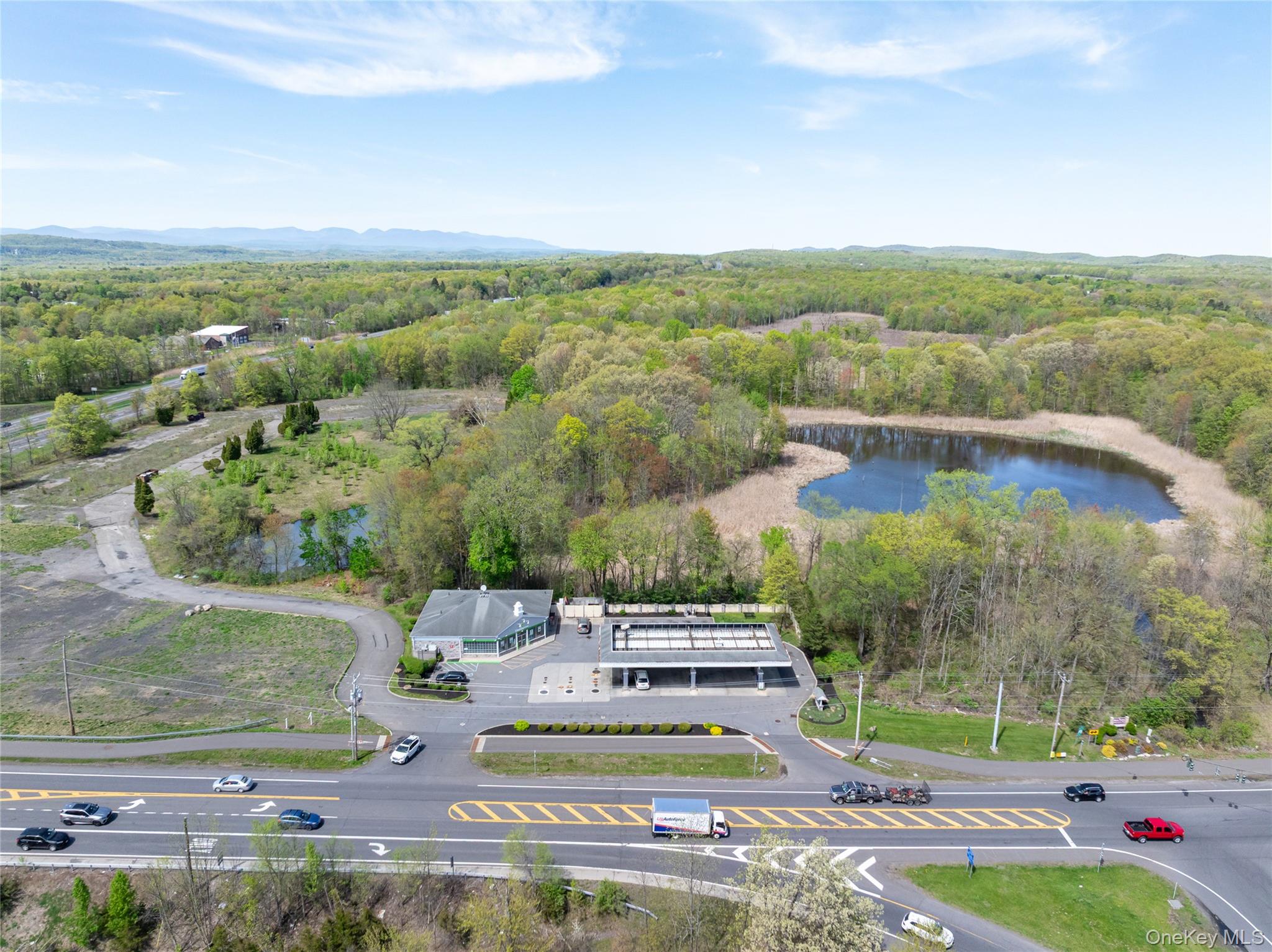 403 Main Street Out of NYC New Paltz, NY 12561