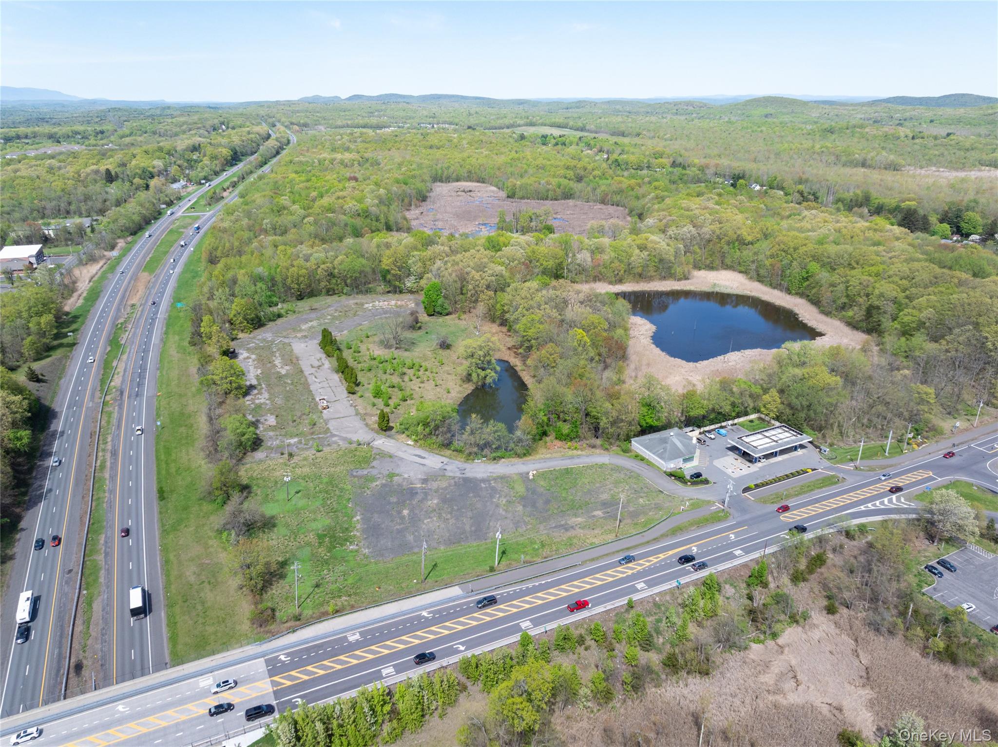 403 Main Street Out of NYC New Paltz, NY 12561