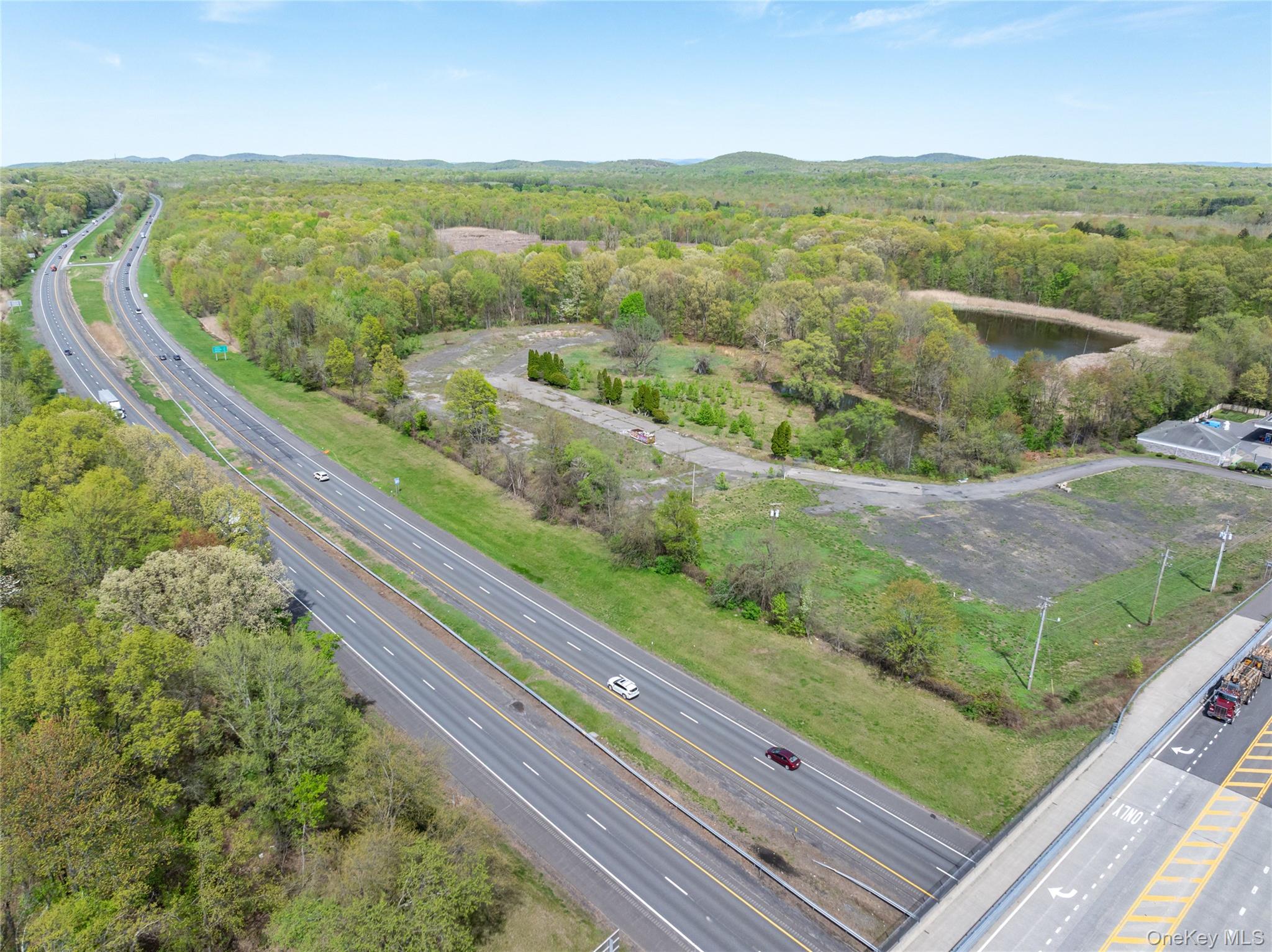 403 Main Street Out of NYC New Paltz, NY 12561