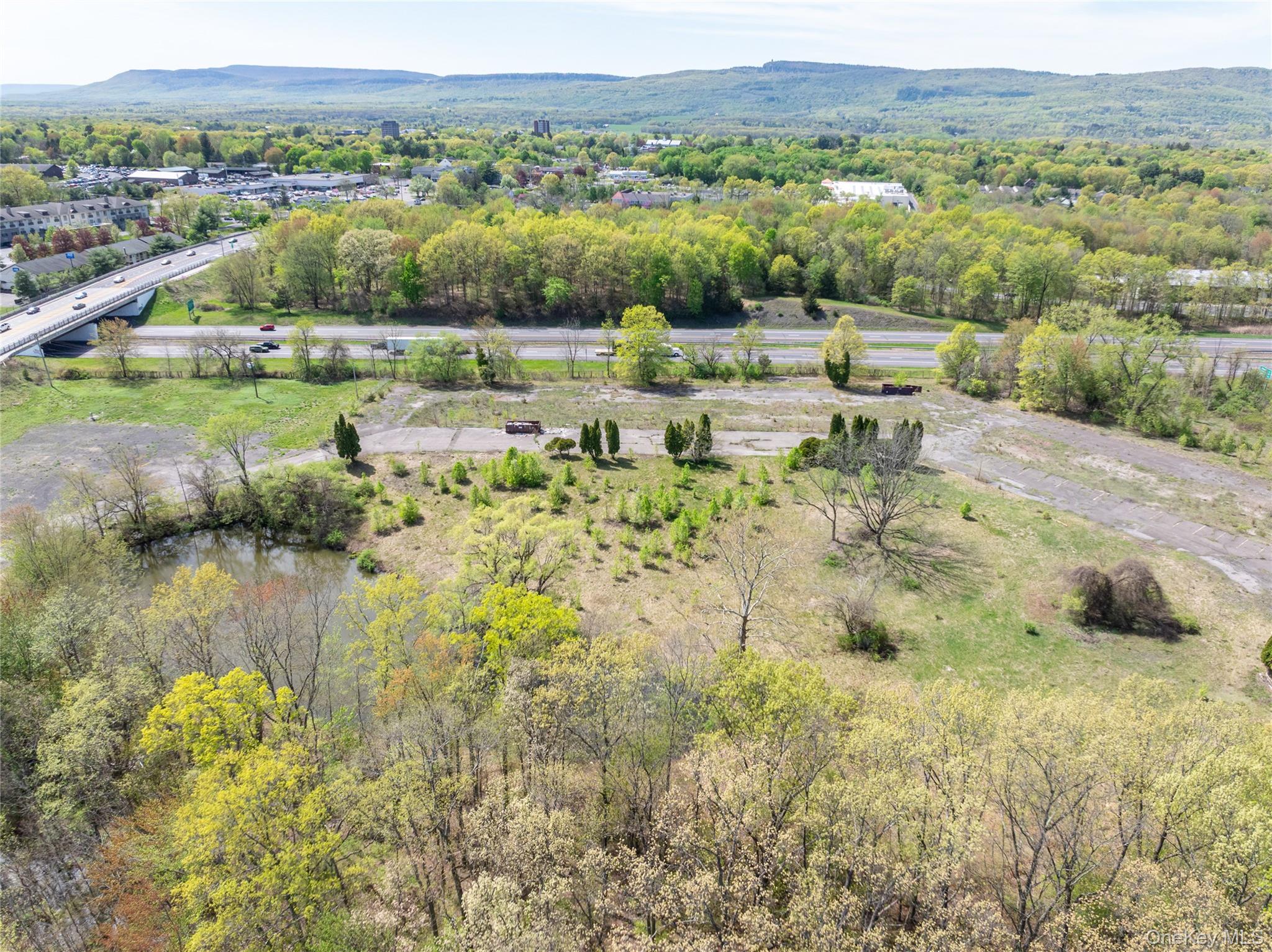 403 Main Street Out of NYC New Paltz, NY 12561