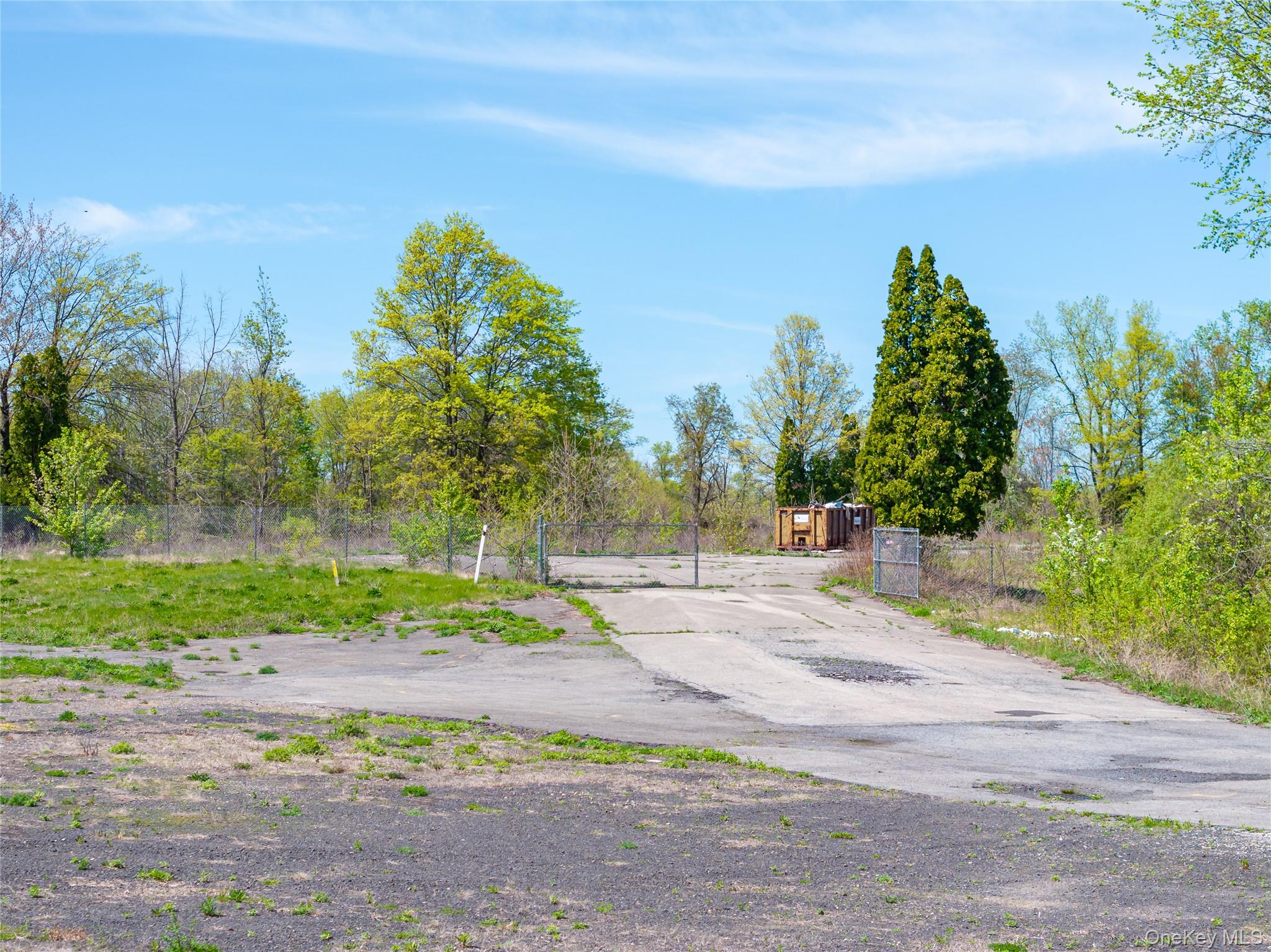 403 Main Street Out of NYC New Paltz, NY 12561