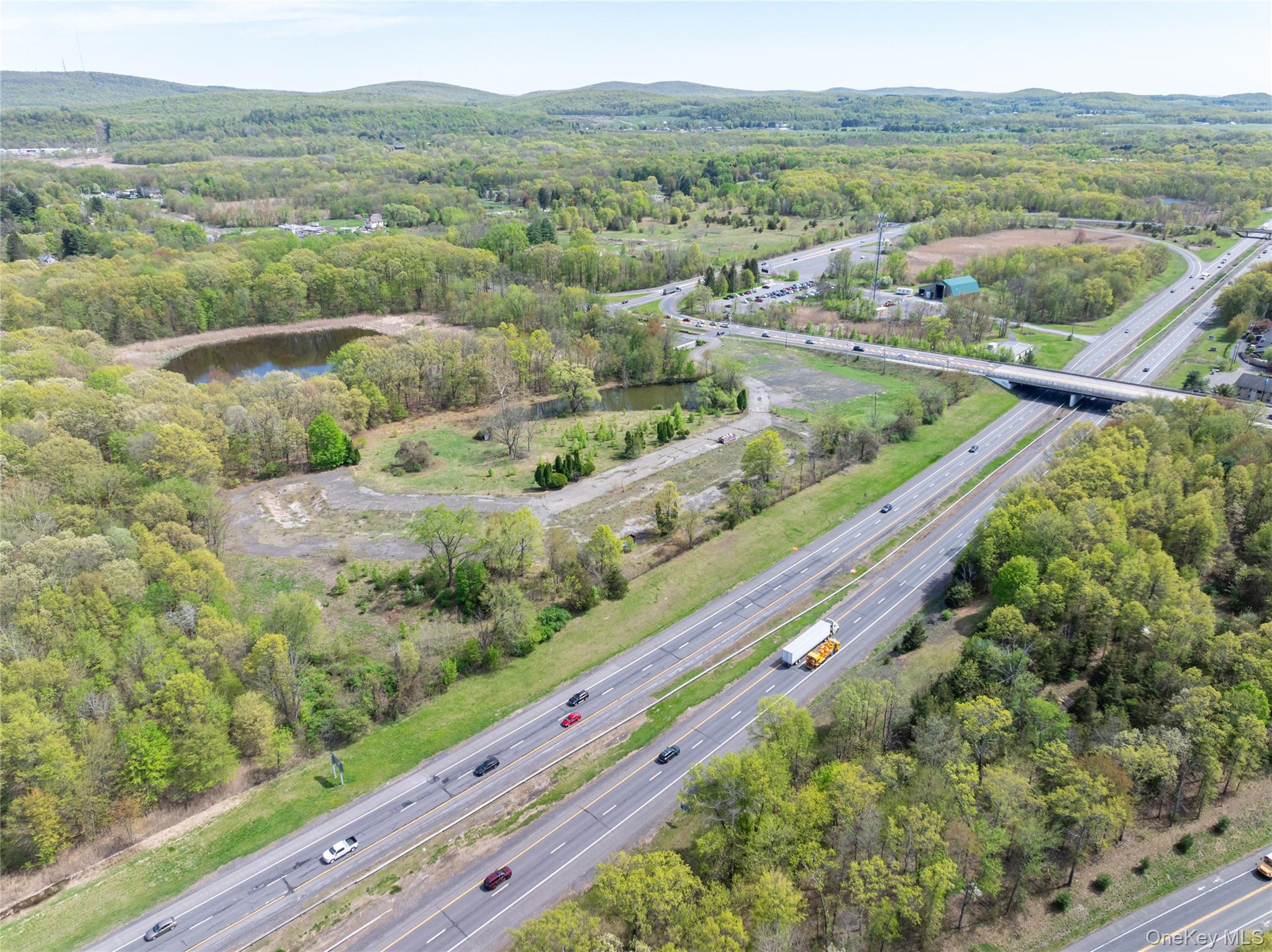 403 Main Street Out of NYC New Paltz, NY 12561