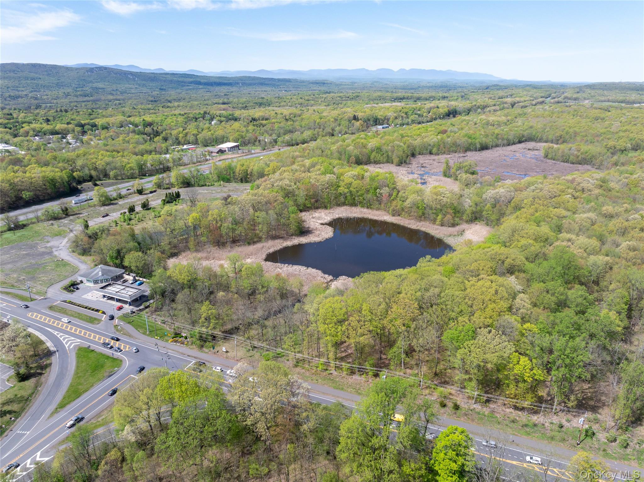 403 Main Street Out of NYC New Paltz, NY 12561