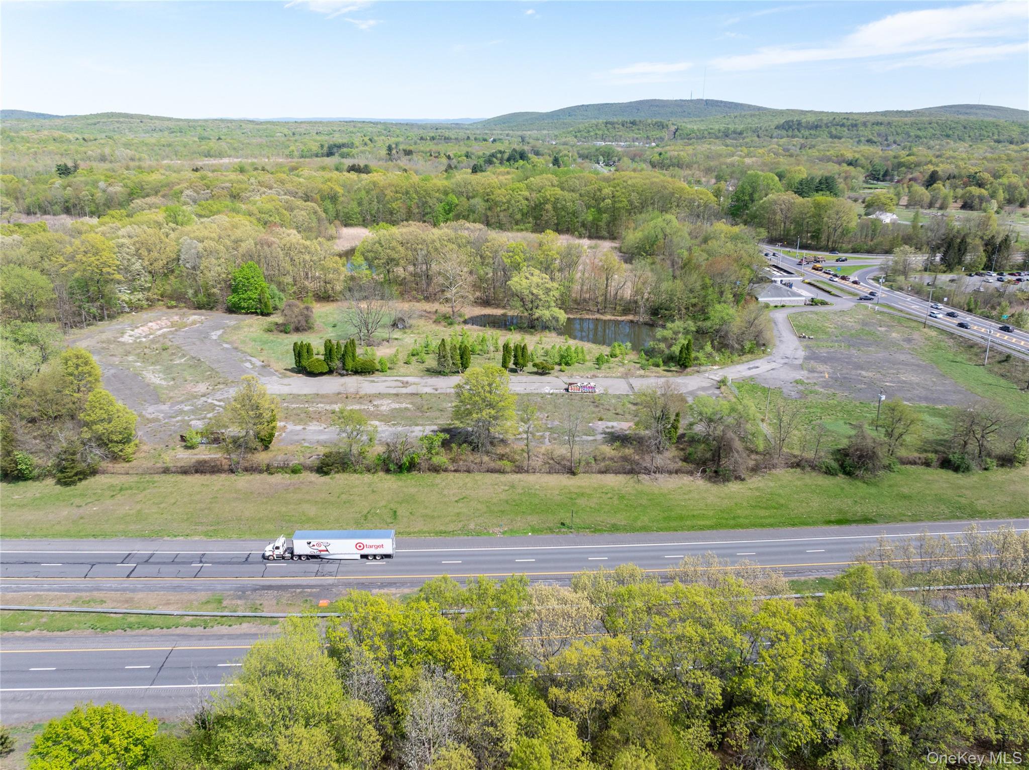 403 Main Street Out of NYC New Paltz, NY 12561