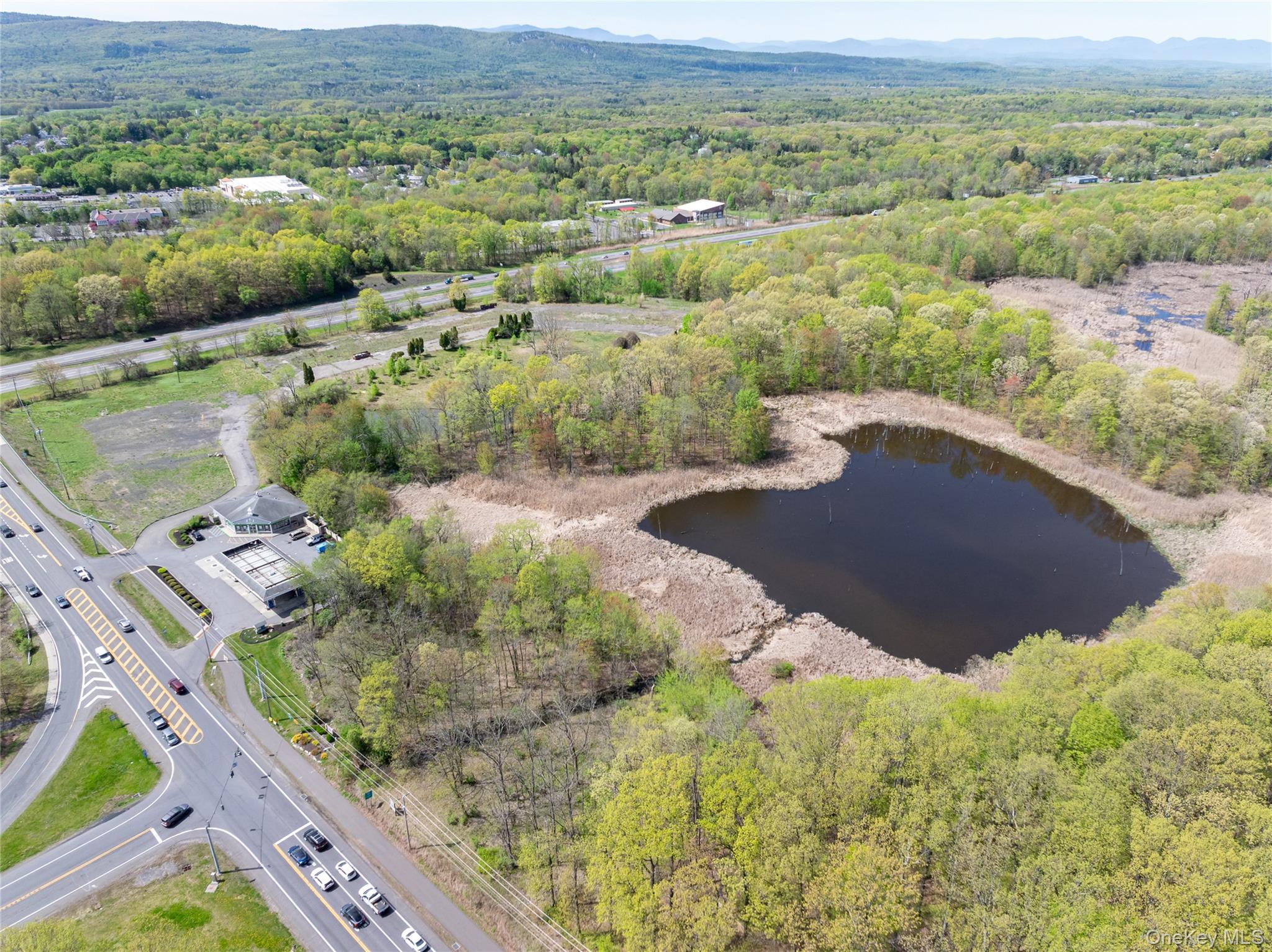 403 Main Street Out of NYC New Paltz, NY 12561